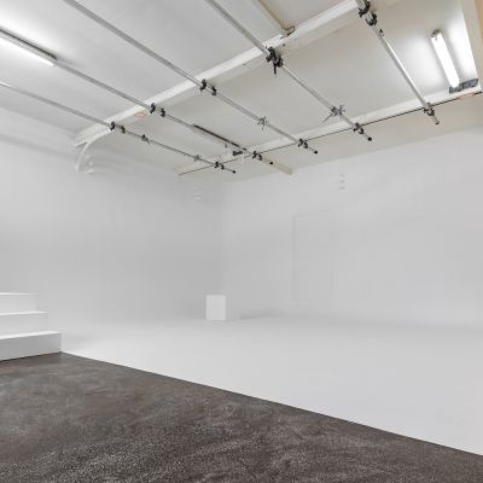 100 M2 - PLATEAU CYCLO - Photo 1 sur 3