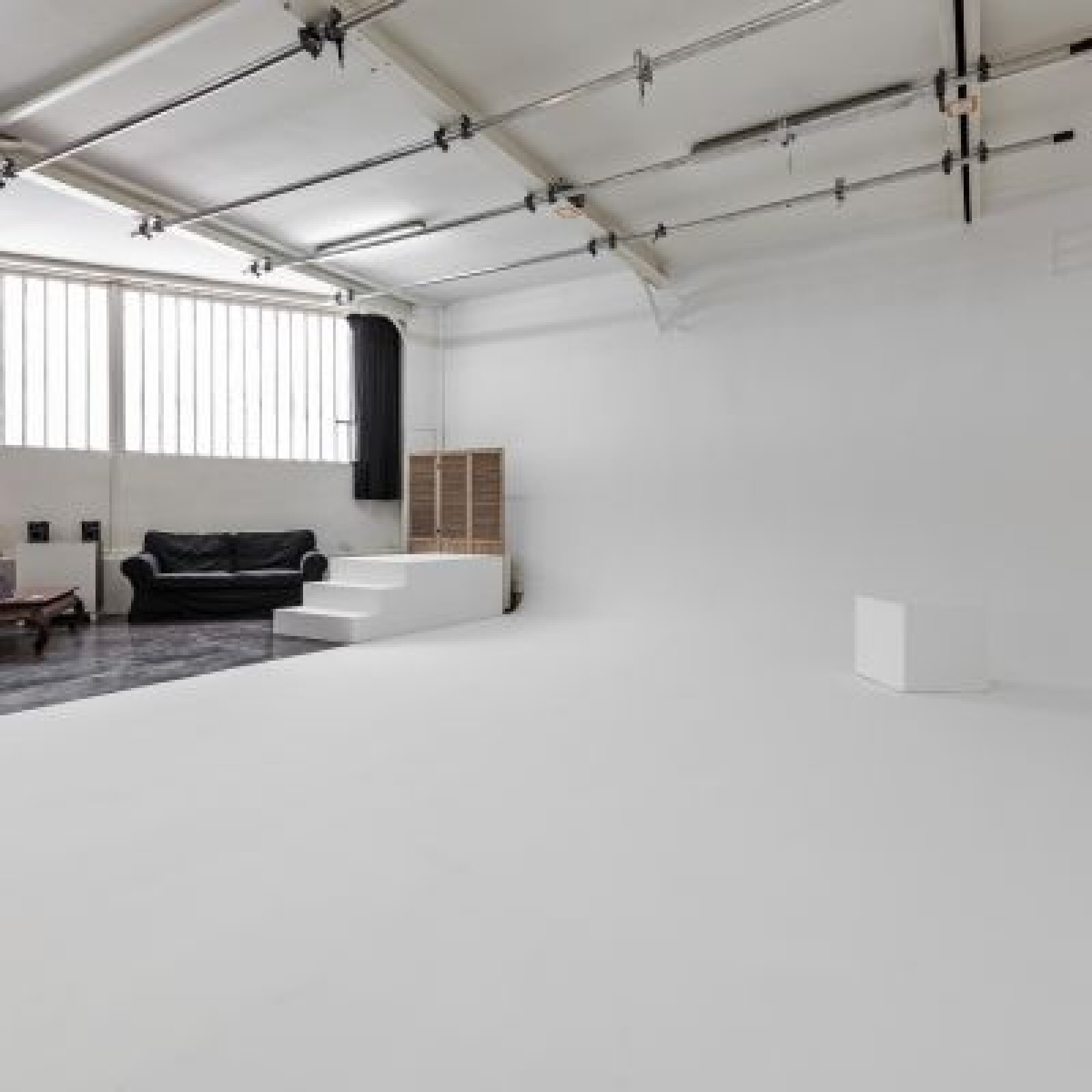 100 M2 - PLATEAU CYCLO - Photo 2 sur 3
