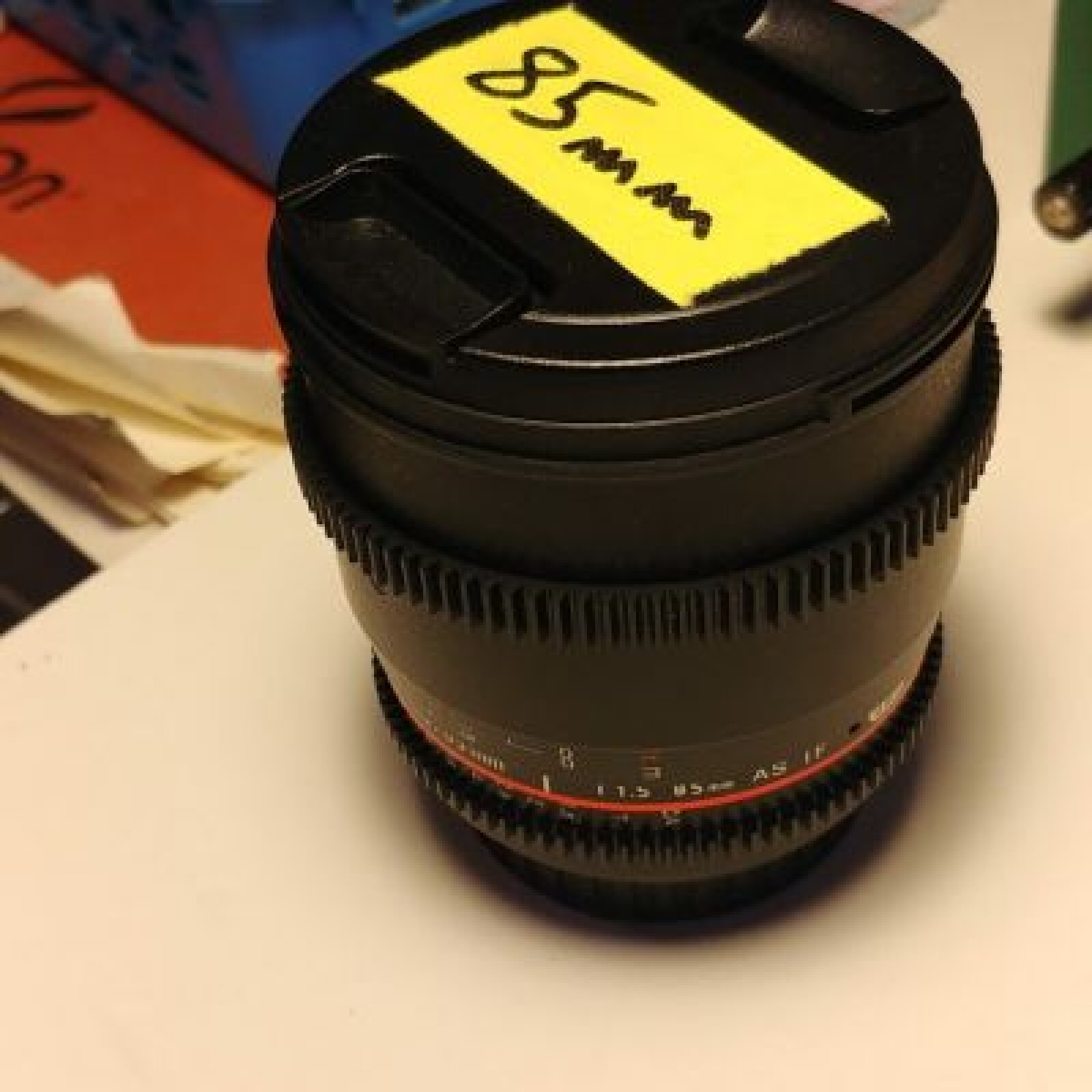 Samyang : 85mm T1.5 AS IF UMC VDSLR II pour Canon (monture EF) - Photo 1 sur 3