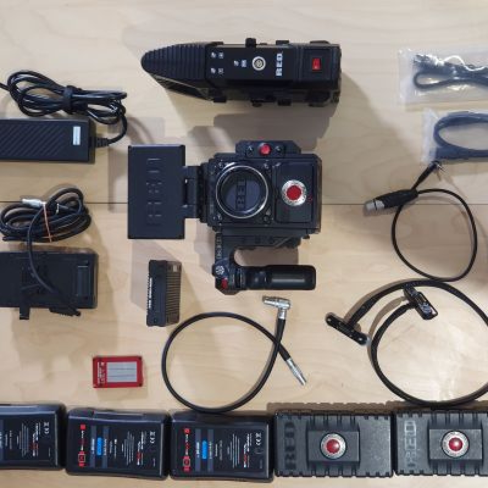 RED Helium 8K Epic-W (avec accessoire) - Photo 2 sur 3