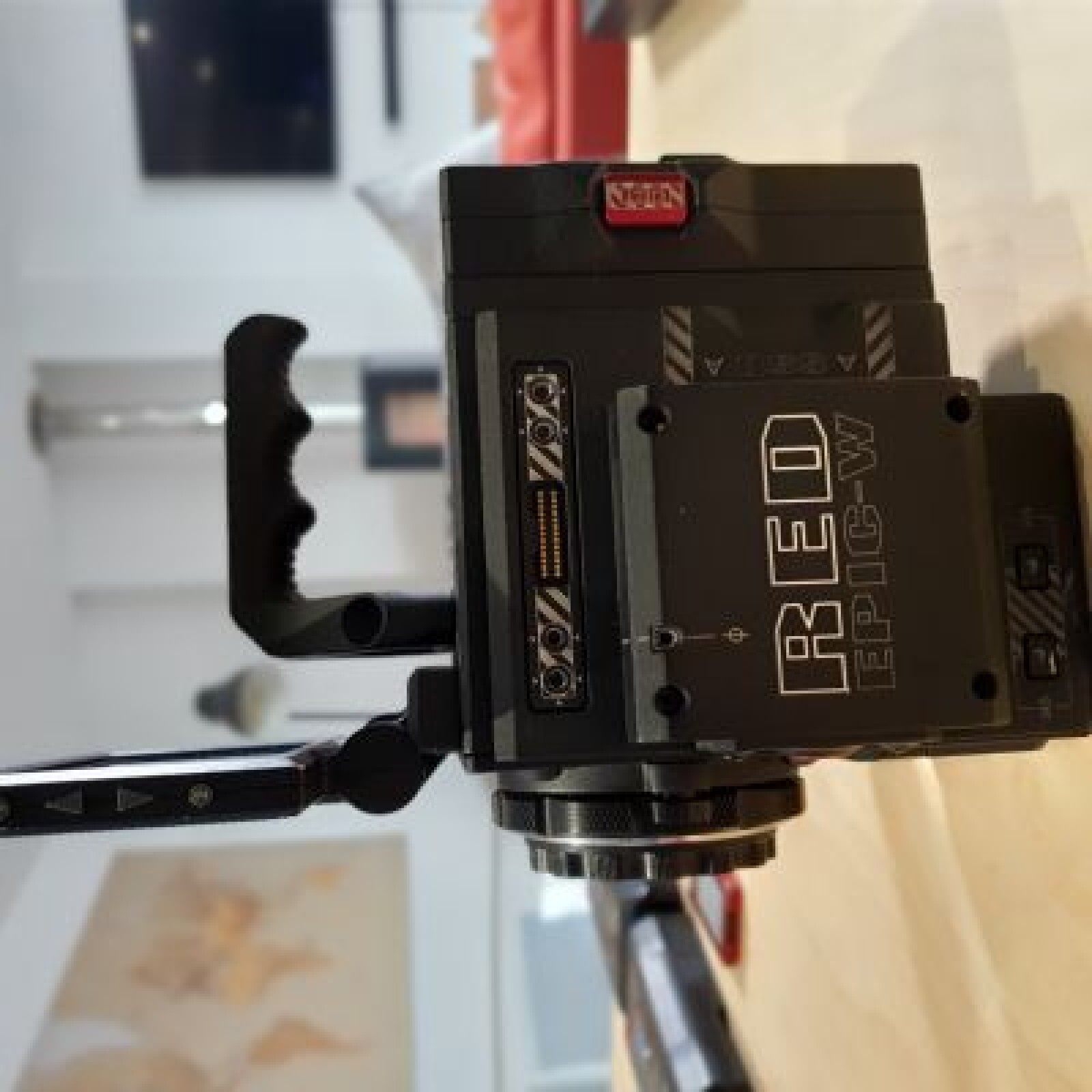 RED Helium 8K Epic-W (avec accessoire) - Photo 3 sur 3