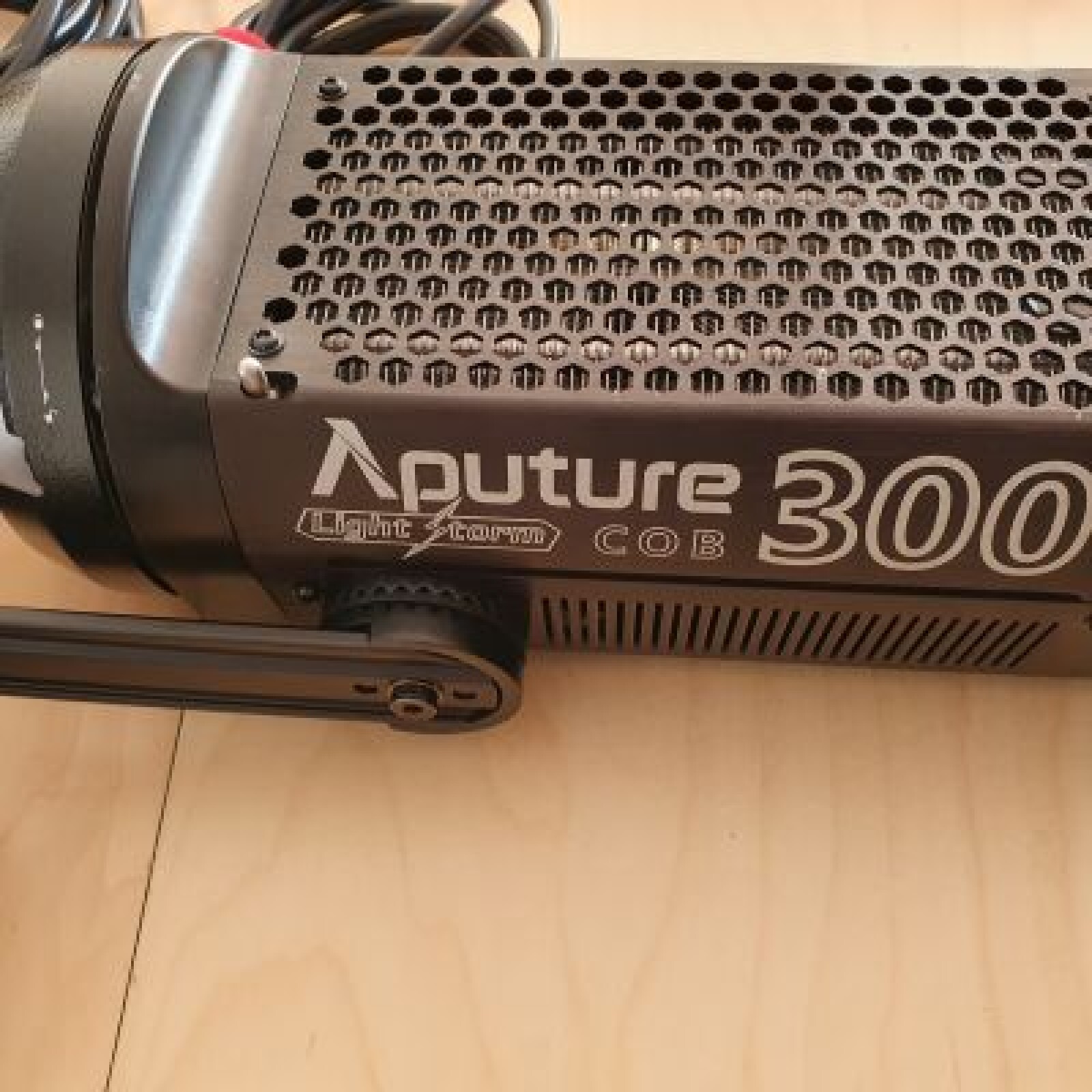 Aputure LS 300d Eclairage LED - Photo 3 sur 5