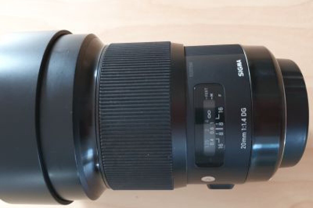 Location 20mm F/1.4 monture EF - Lightyshare