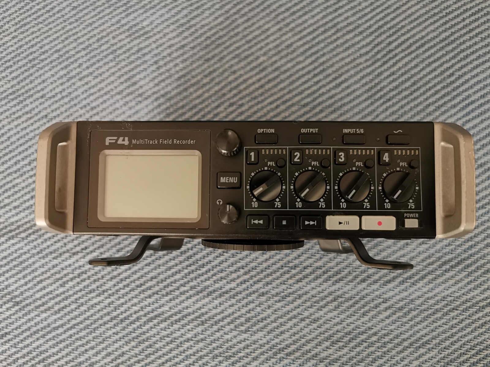 Zoom F4 - Kit Enregistreur multipiste audio - Photo 1 sur 7
