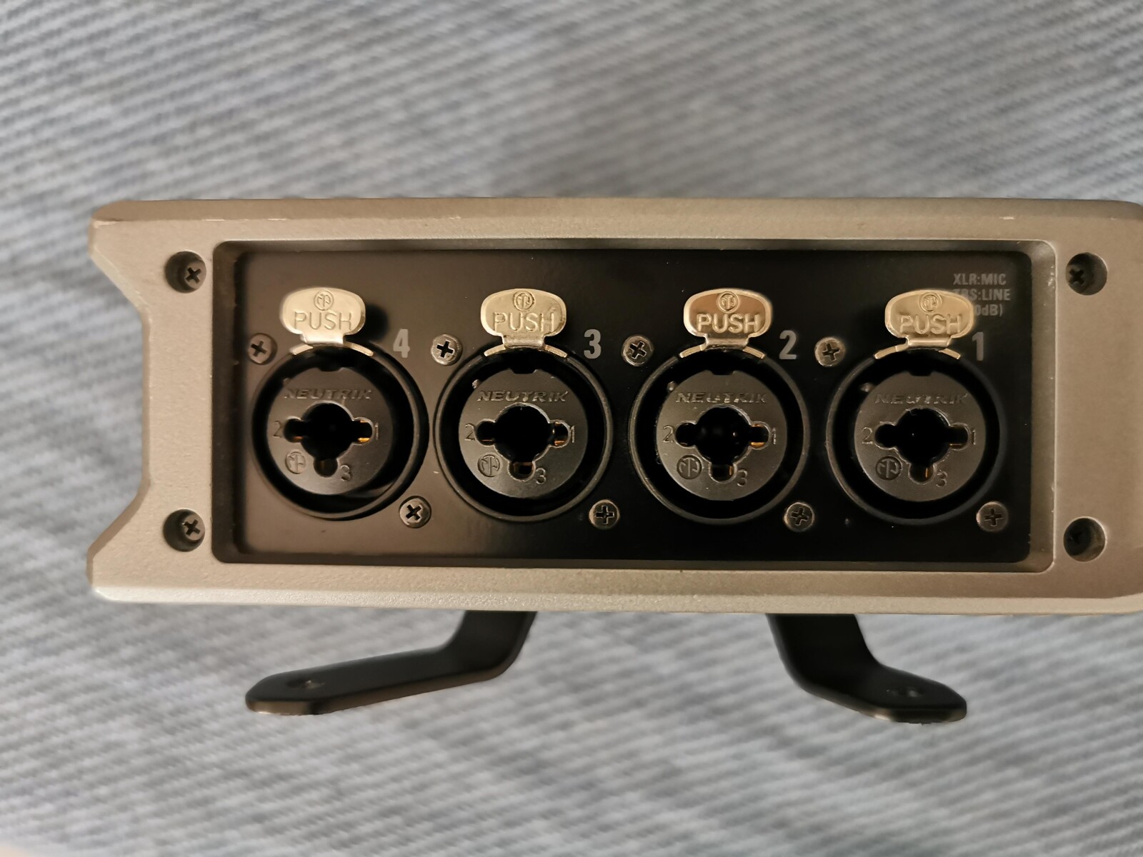 Zoom F4 - Kit Enregistreur multipiste audio - Photo 6 sur 7