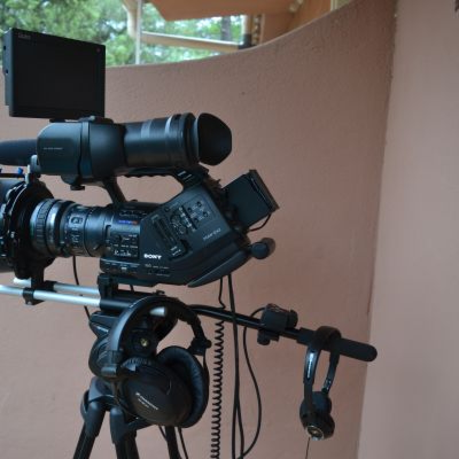 ENSEMBLE DE TOURNAGE - Photo 5 sur 5