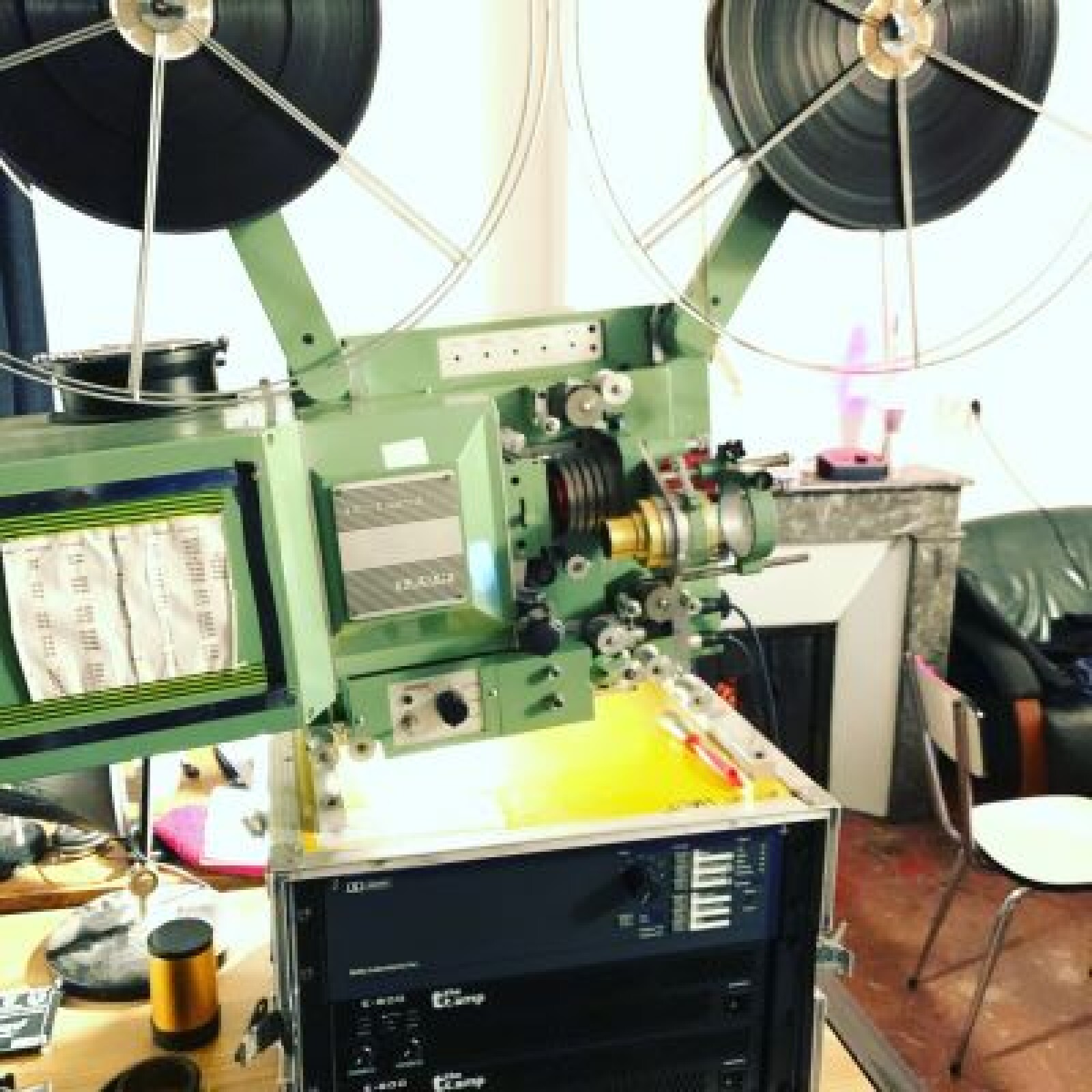 Projecteur 35mm portable - Photo 3 sur 4