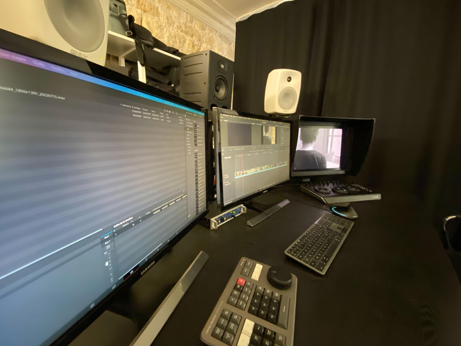 Station d'étalonnage DaVinci Resolve - Photo 1 sur 2