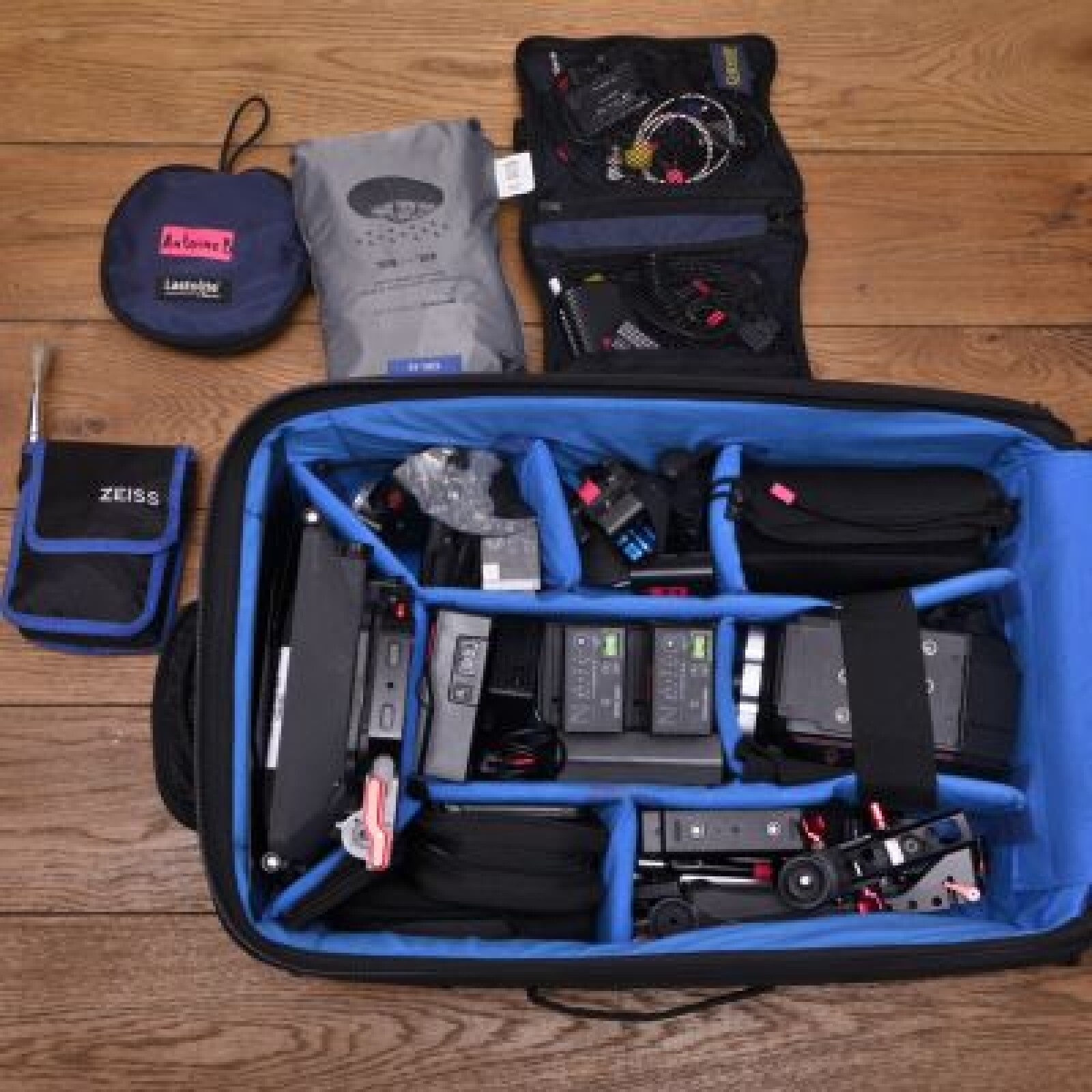 Kit Panasonic EVA-1 - monture PL ou EF - Photo 4 sur 4