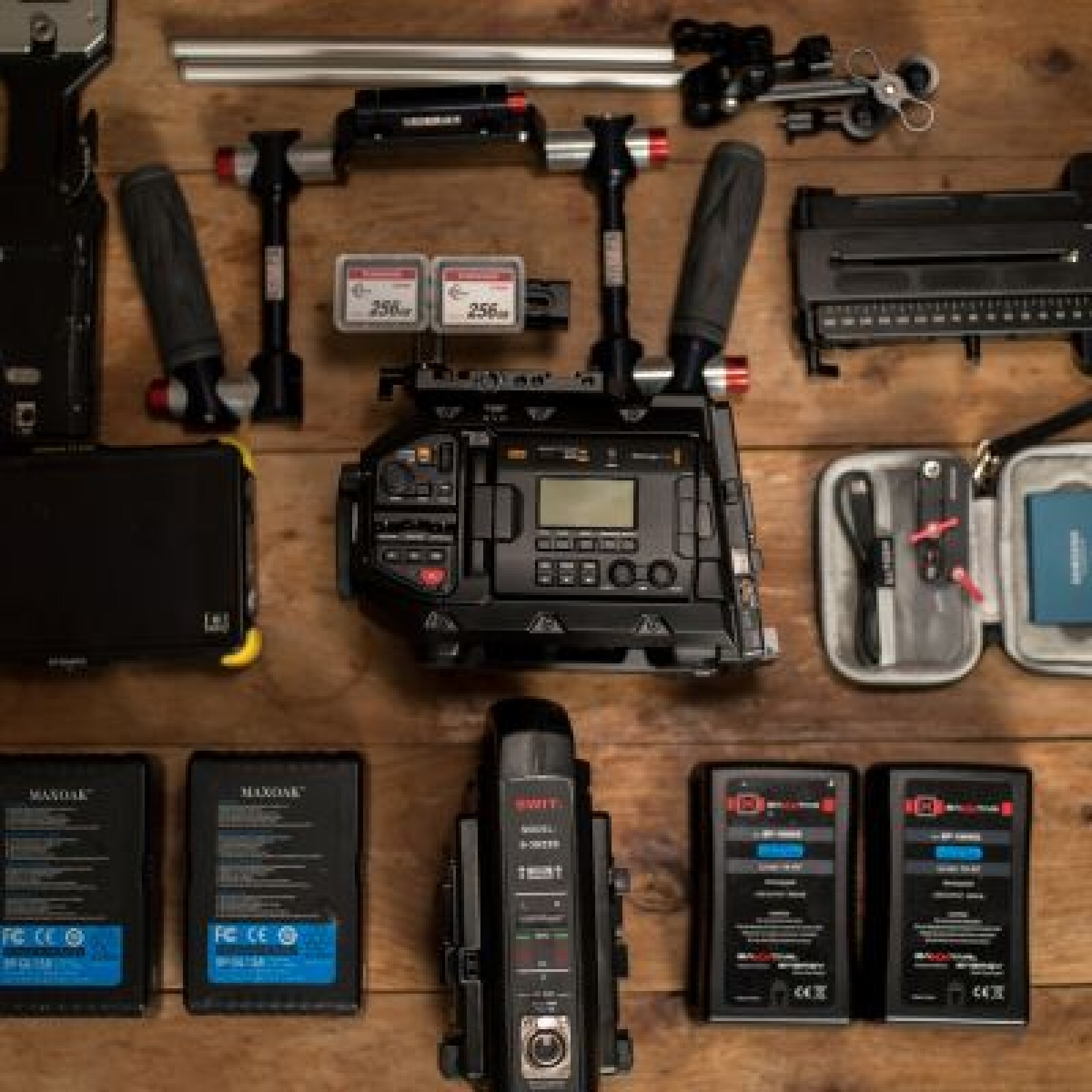 URSA MINI PRO G2 4.6K (KIT) - Photo 1 sur 5