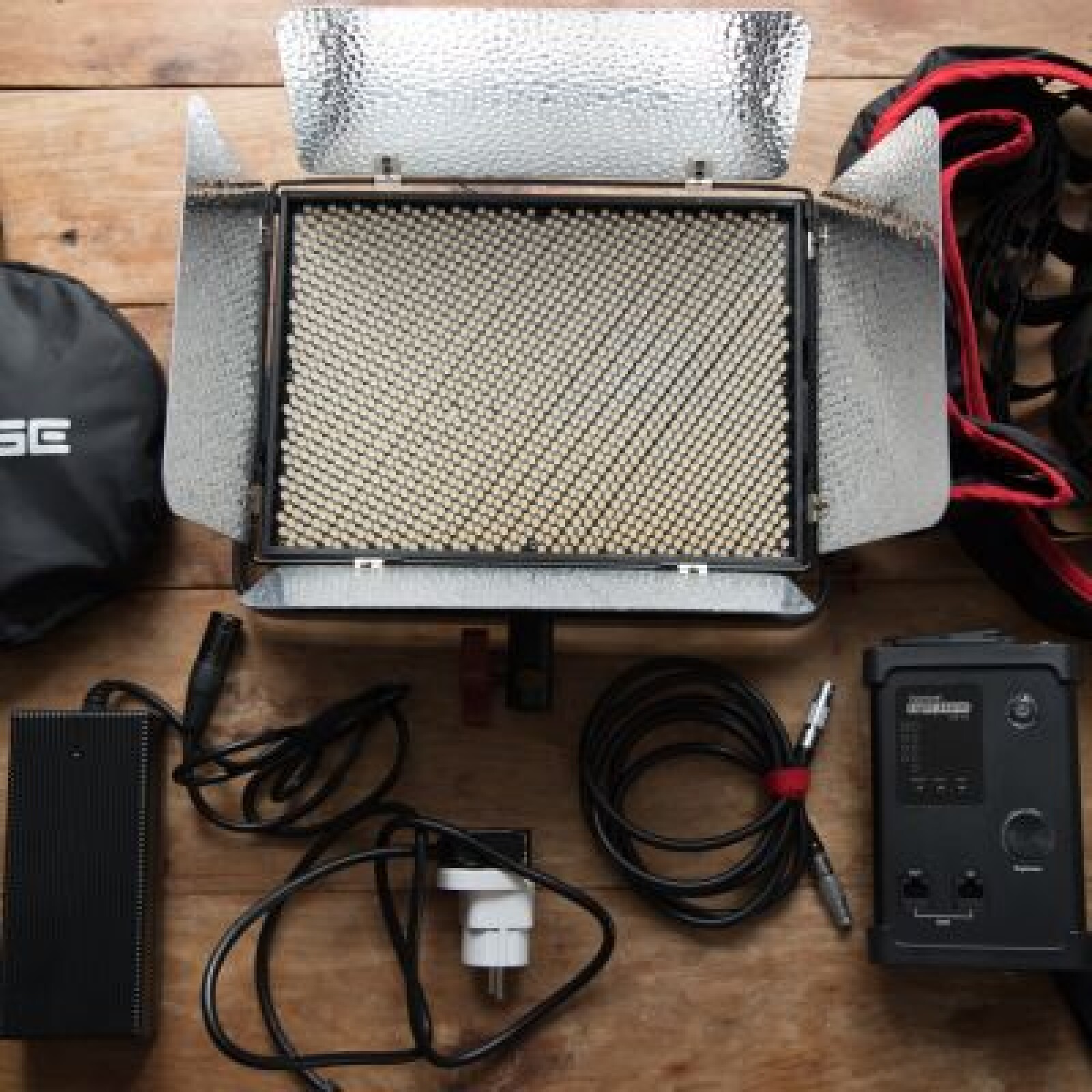 Kit de 3x lumière Aputure (Lightstorm LS 1S + 2 x HR 672C) - Photo 2 sur 4