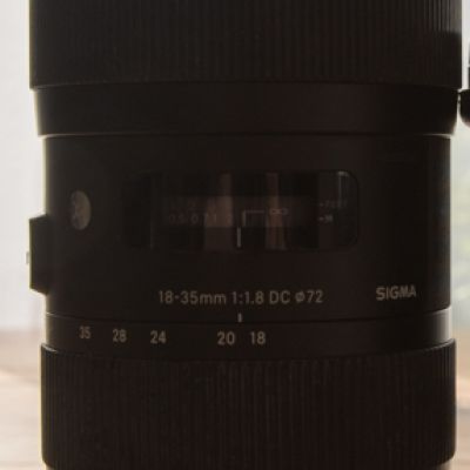 Sigma 18-35mm f/1.8 DC HSM Art Lens, monture EF - Photo 1 sur 1