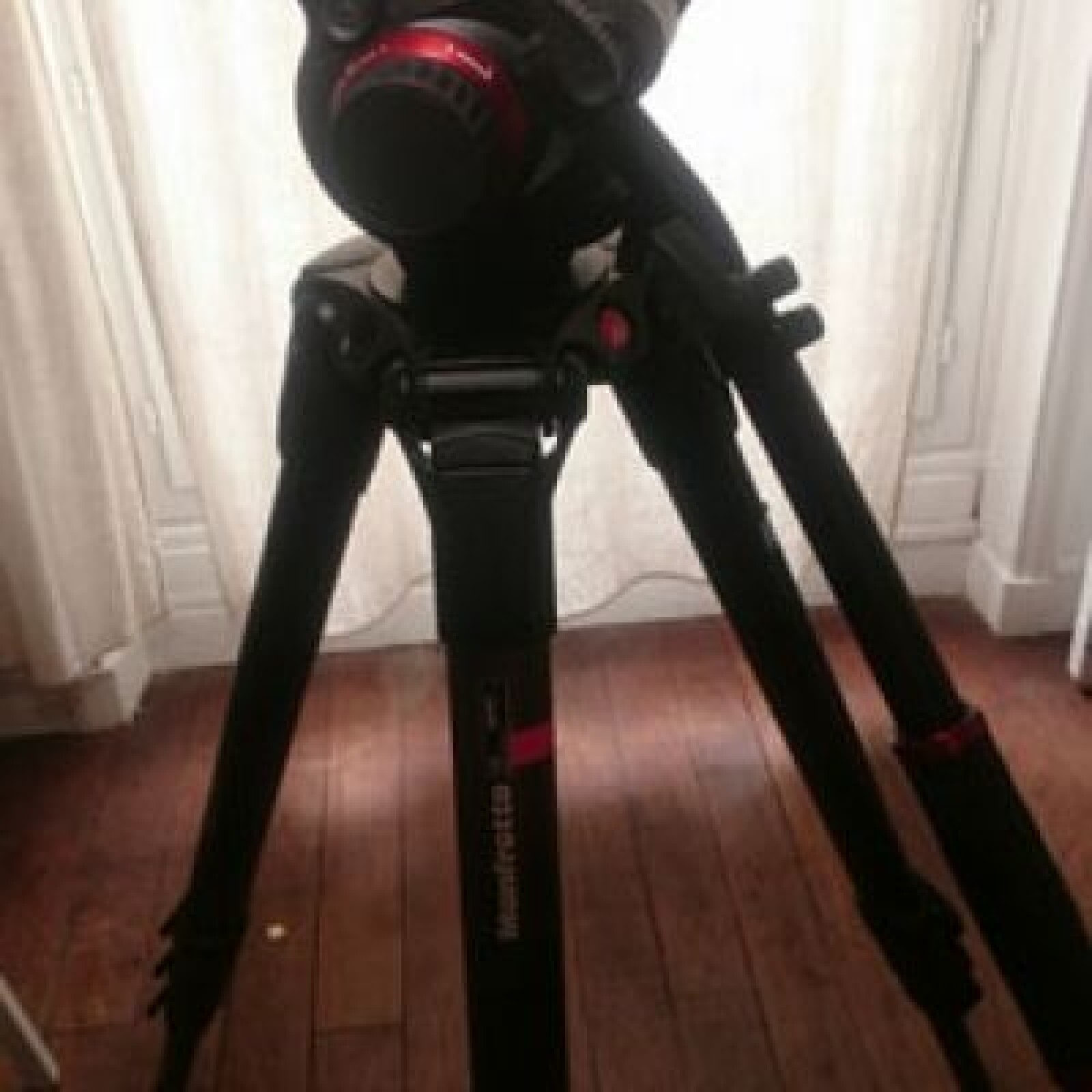 Trépied Manfrotto Carbone 536K + tête fluide 504HD - Photo 1 sur 1