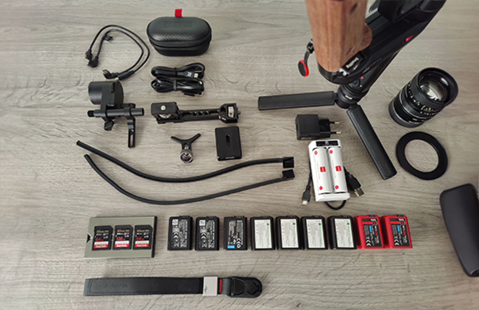 Sony a7s + gimbal avec follow-focus + 2 objectifs - Photo 2 sur 5