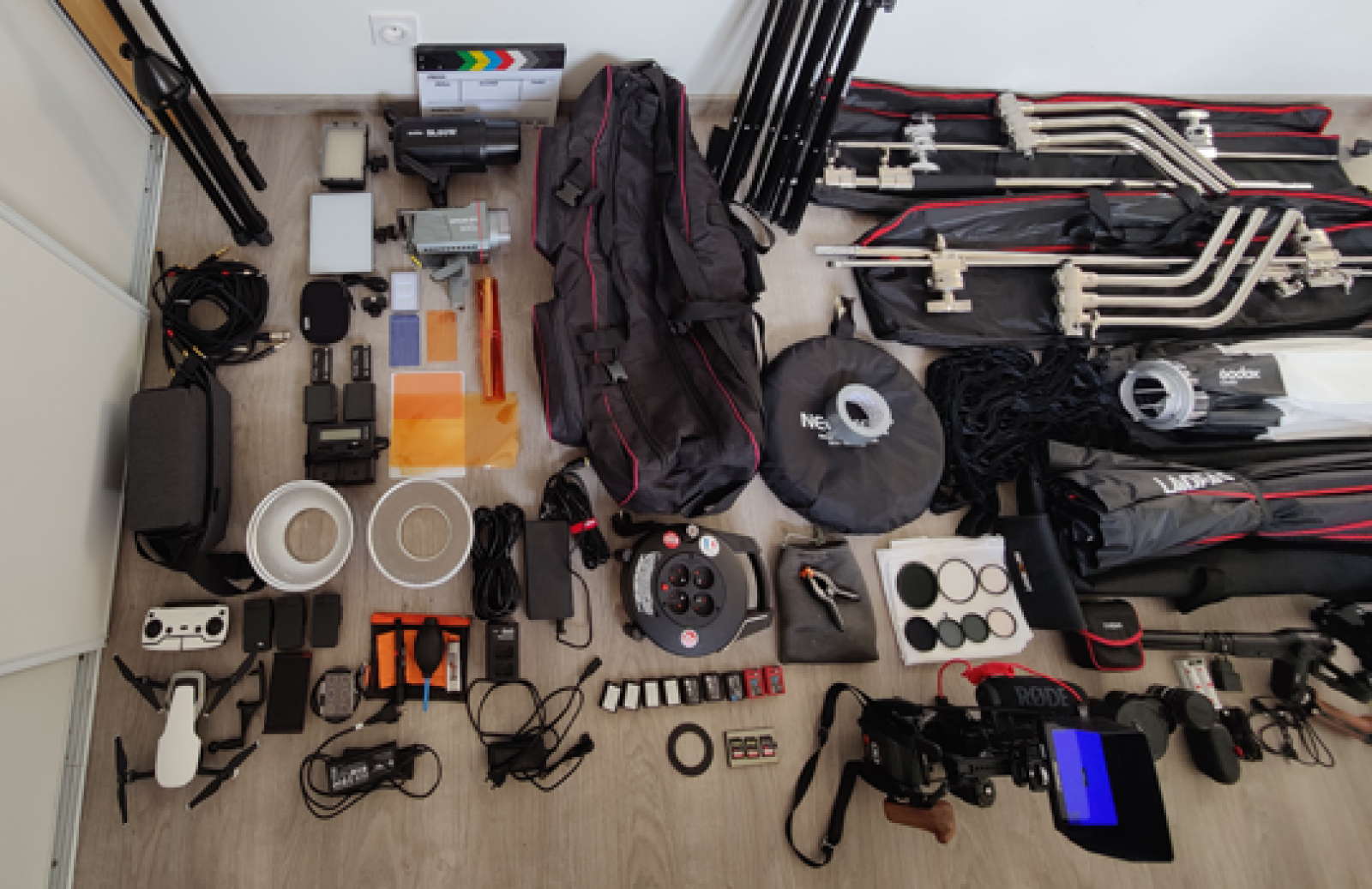 MEGA PACK de tournage : caméra + rig, objectifs, lumière, son, stabilisation, drone... - Photo 2 sur 8