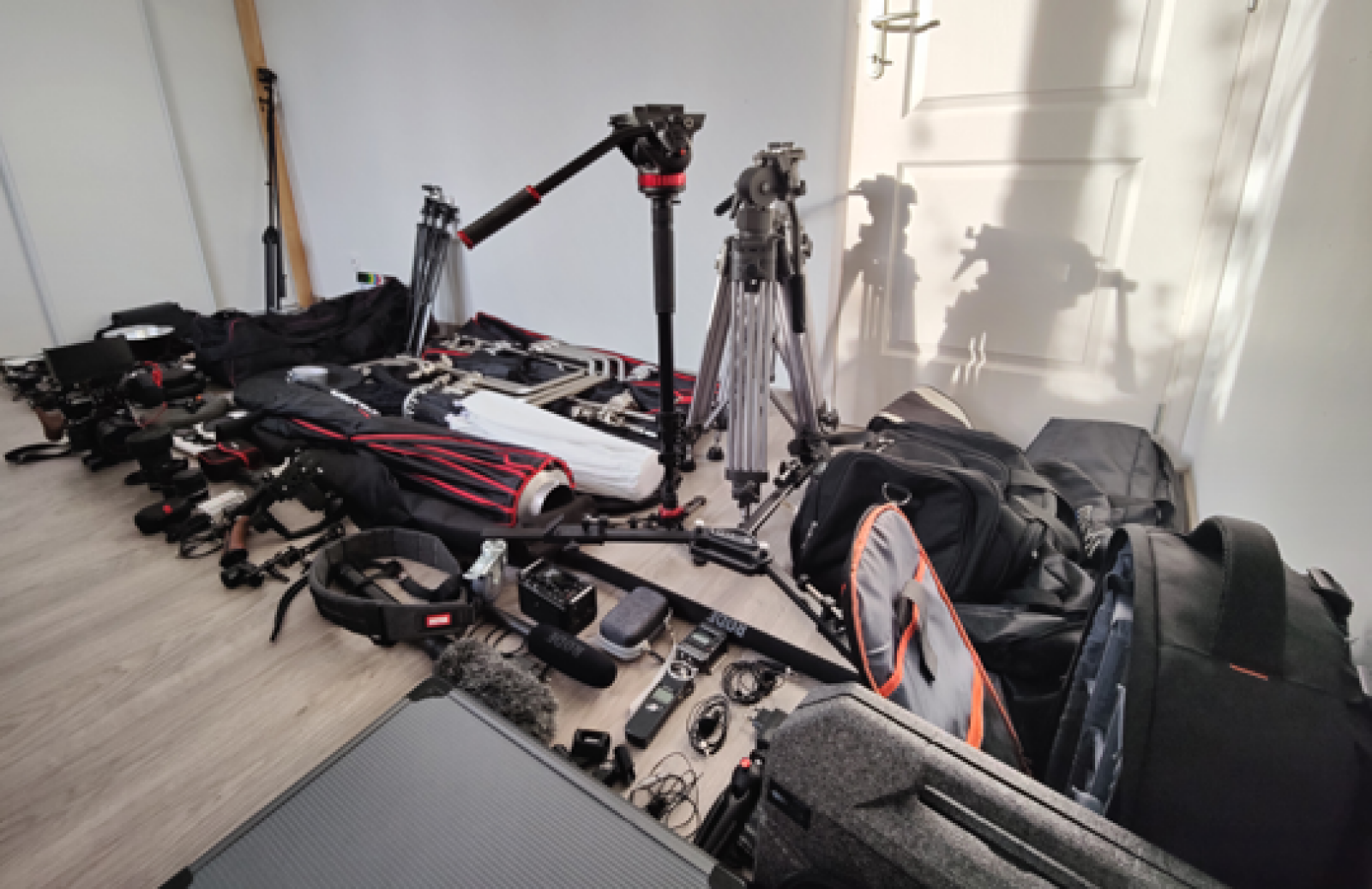 MEGA PACK de tournage : caméra + rig, objectifs, lumière, son, stabilisation, drone... - Photo 5 sur 8