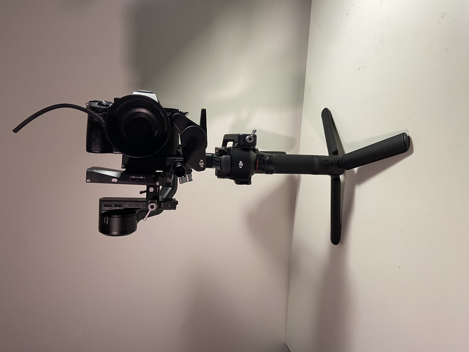 DJI RS 4 - Photo 1 sur 5