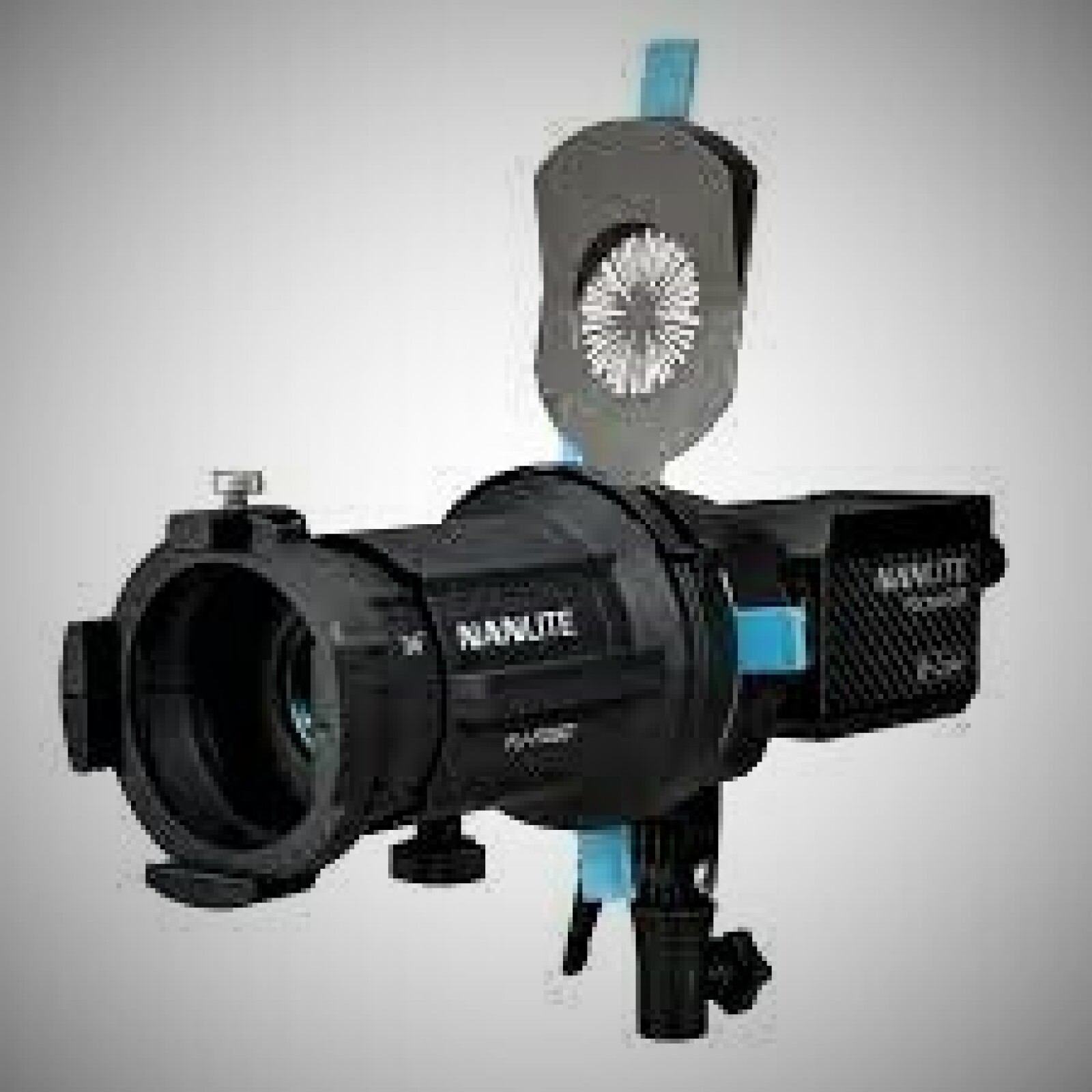 NANLITE 60B + Nez optique Nanlite PJ-FZ60 + fresnel - Photo 1 sur 1