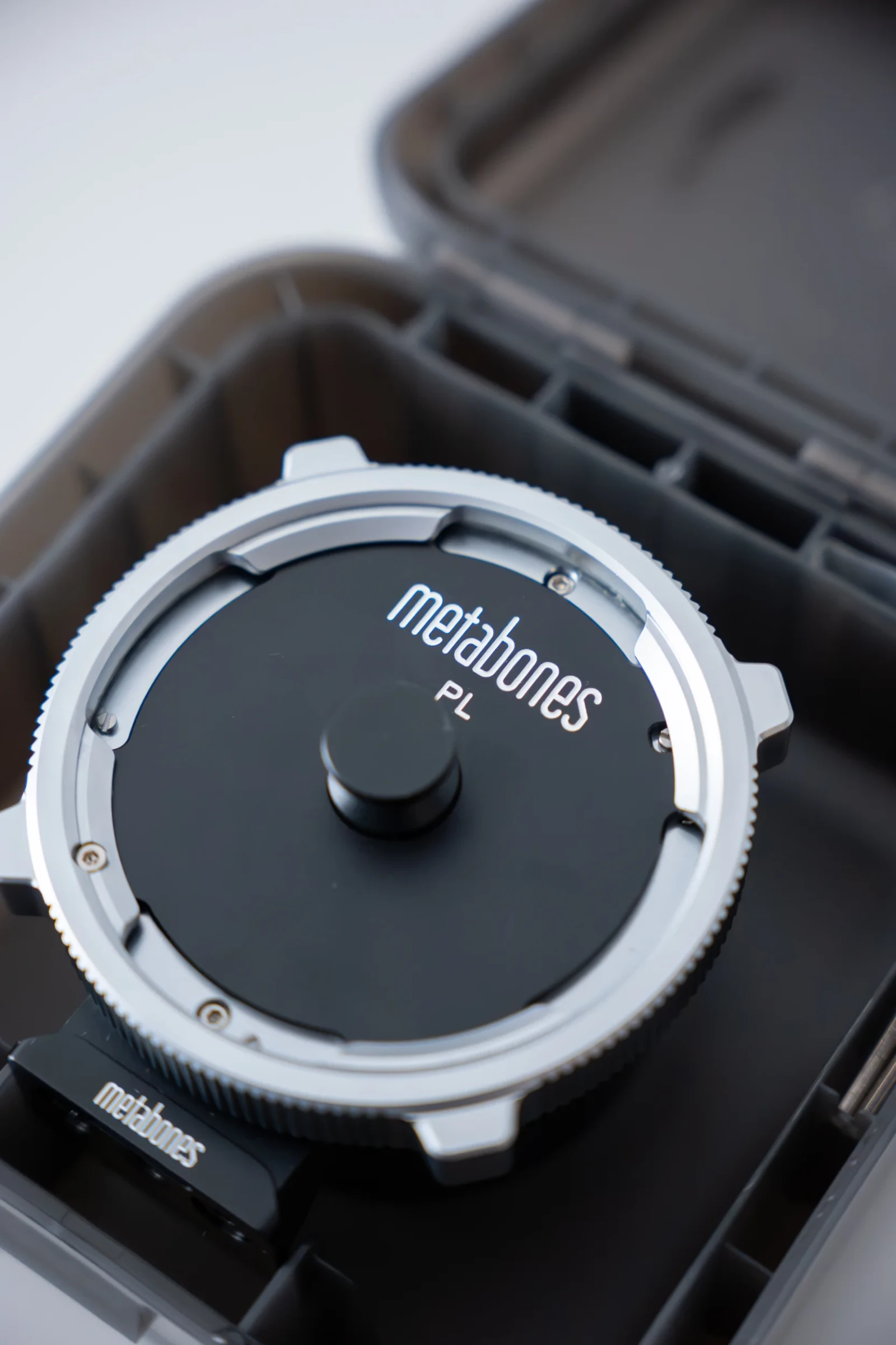 Metabones PL to L-mount T CINE Adapter - Photo 2 sur 3