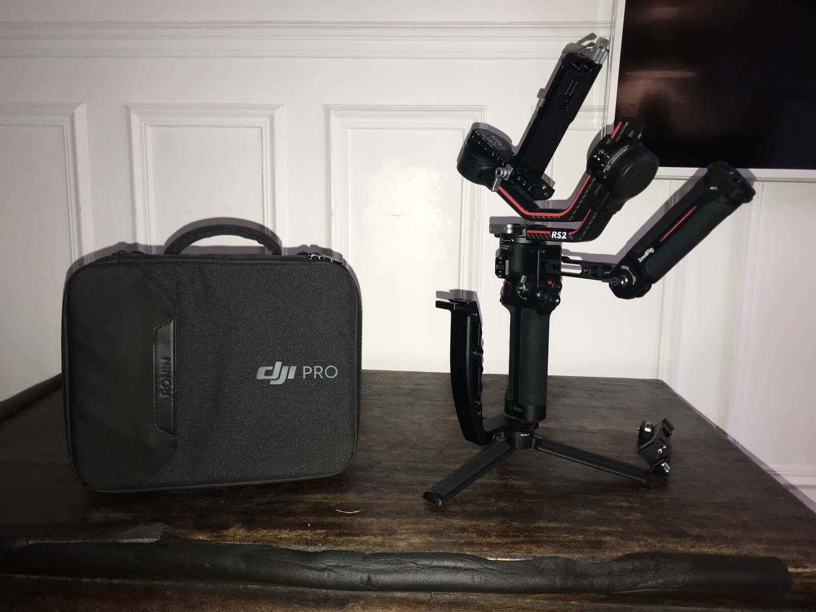 DJI RONIN RS2 PRO COMBO + Poignée latérale + poignée Smallrig arrière et acccroche moniteur - Photo 3 sur 3