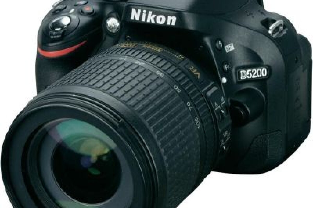Location Nikon D5200 avec Objectif 18-105mm VR - Lightyshare