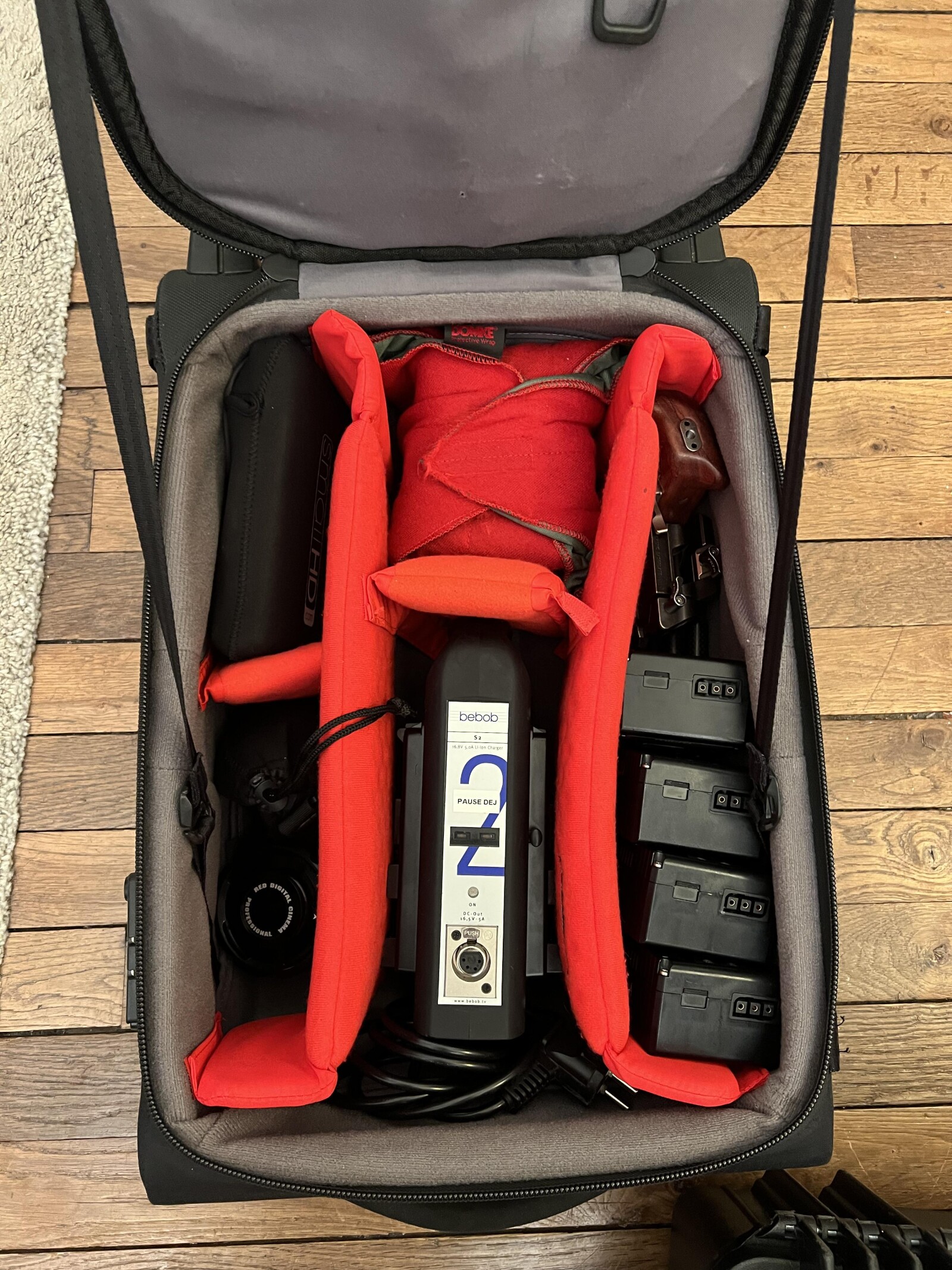 Red Komodo 6K - Kit Essentiels - Photo 3 sur 3