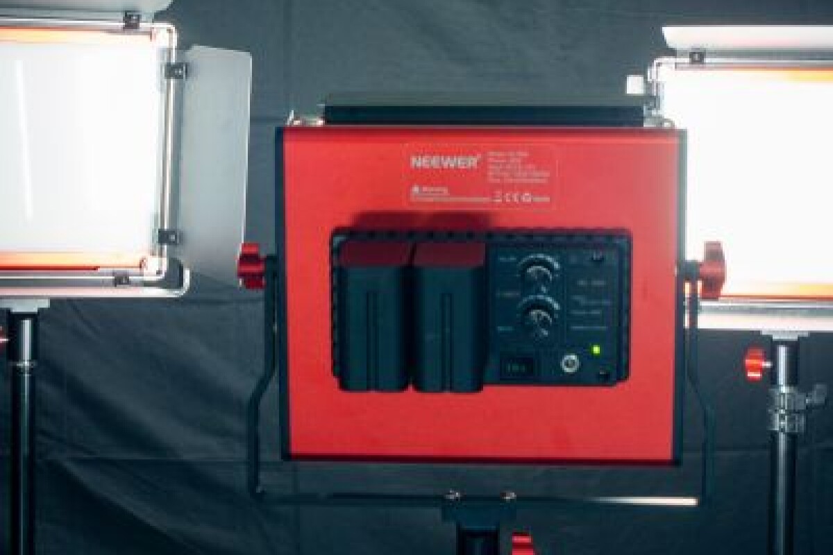 Location 3x Neewer NL 660 LED - Lightyshare