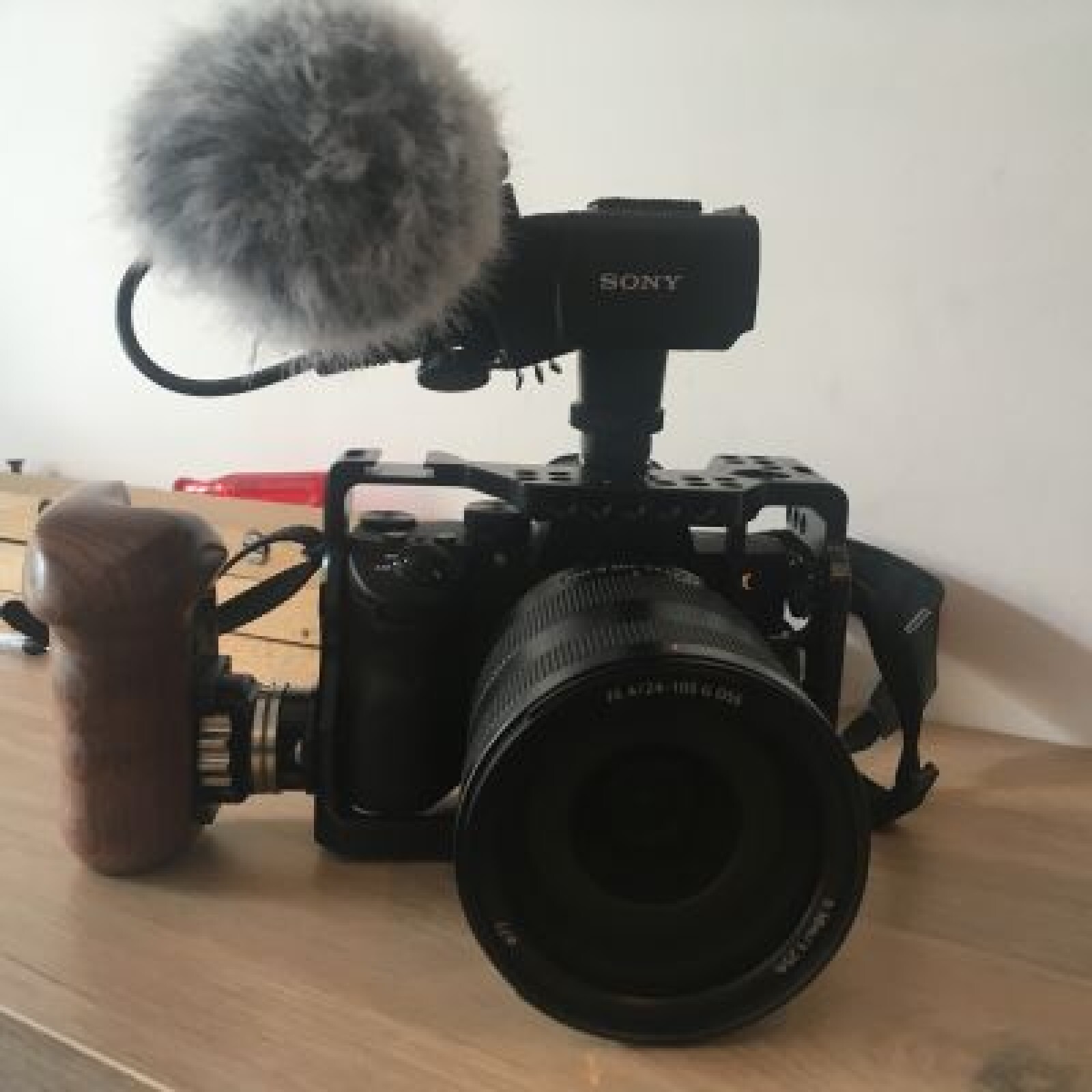 Kit Alpha 7 III + cage + micro Kit  XLR-K2M + 24-105) - Photo 1 sur 3