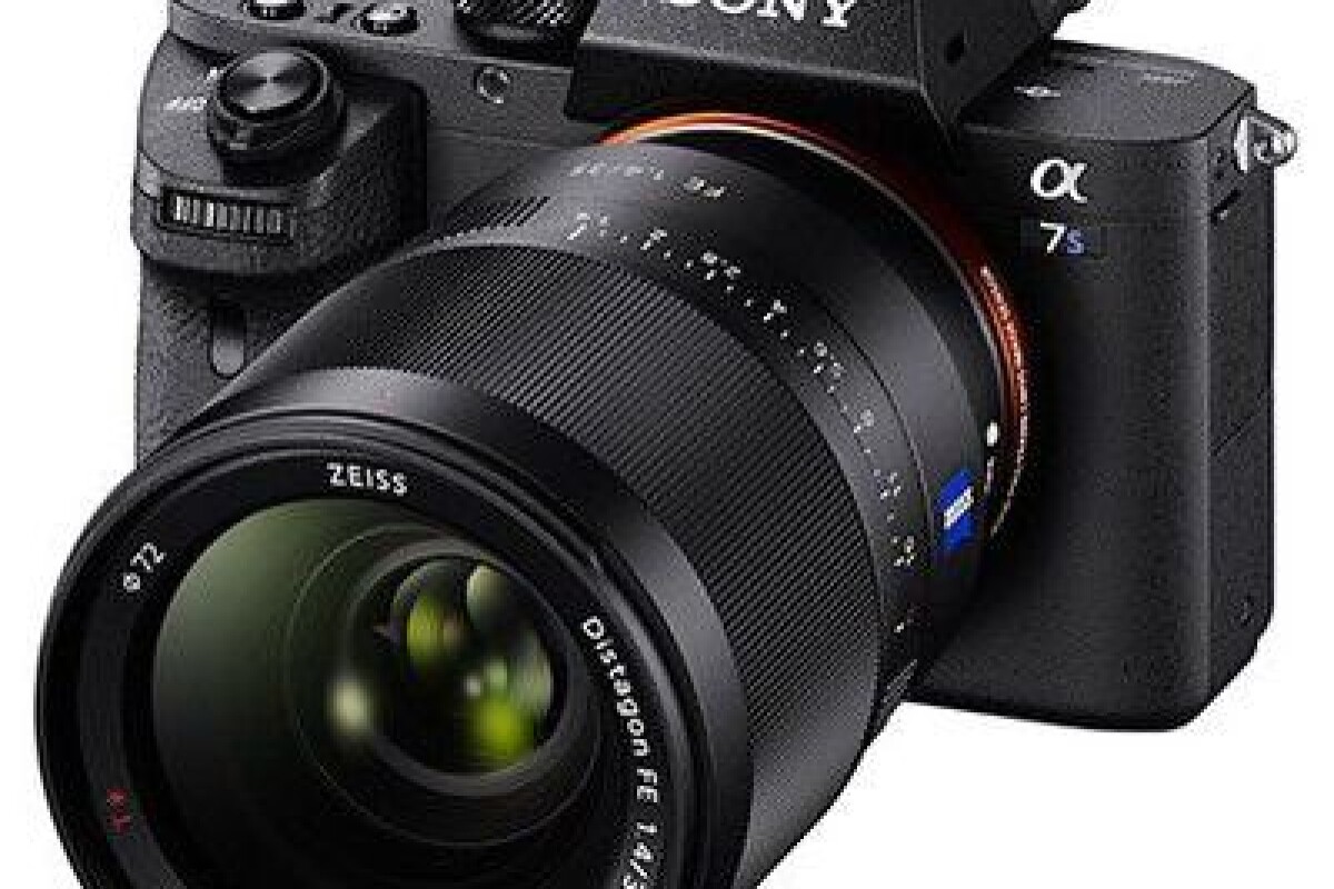 Location Sony A7S II + objectif + 6 x batteries + 1 x 64 Go - Lightyshare