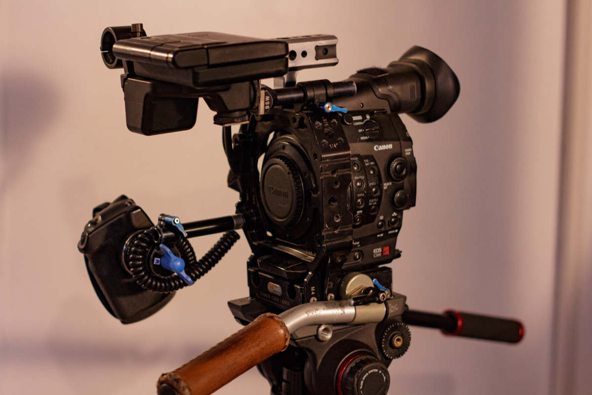 Location Canon EOS C300 - Lightyshare