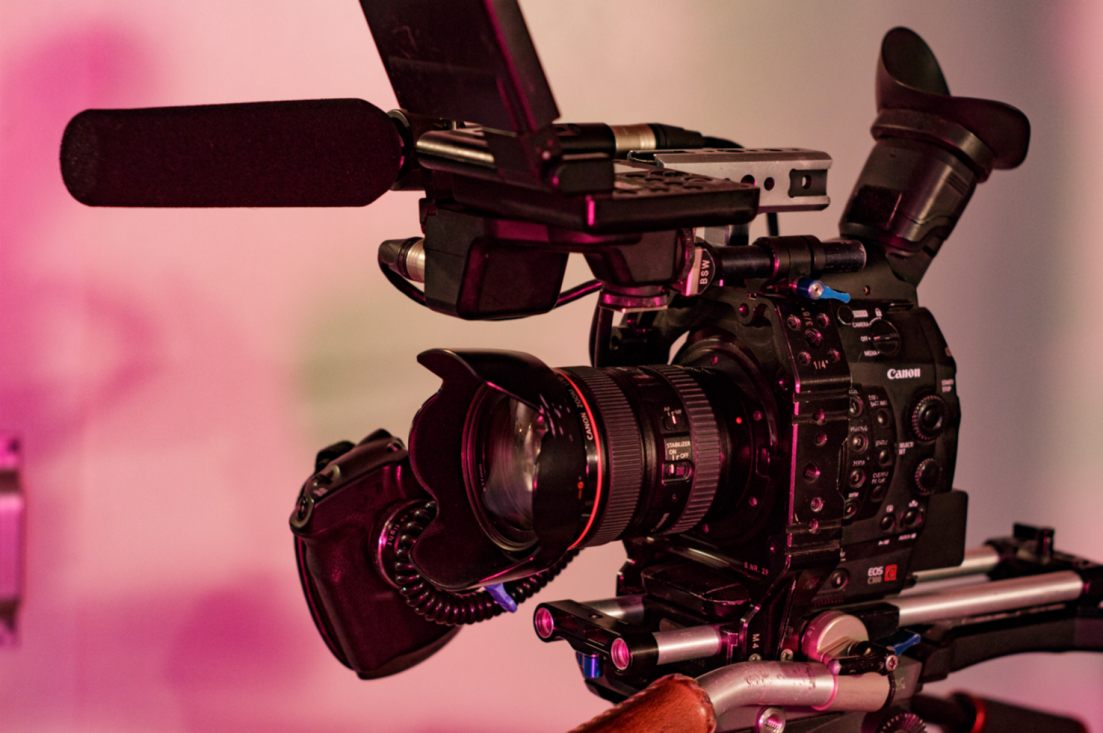 Canon EOS C300 - Pack complet tournage - Photo 1 sur 7