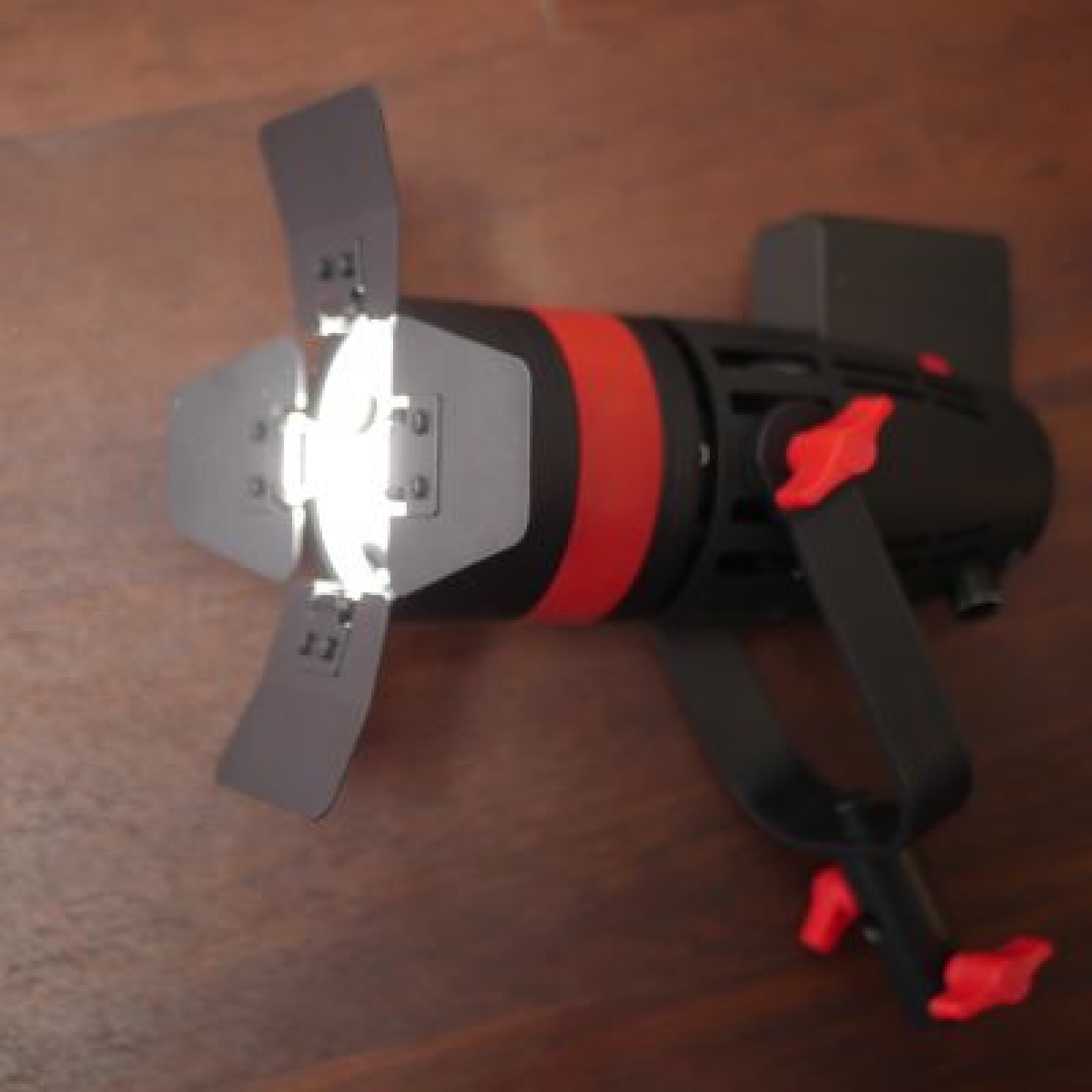 Fresnel LED 55W - Photo 3 sur 4