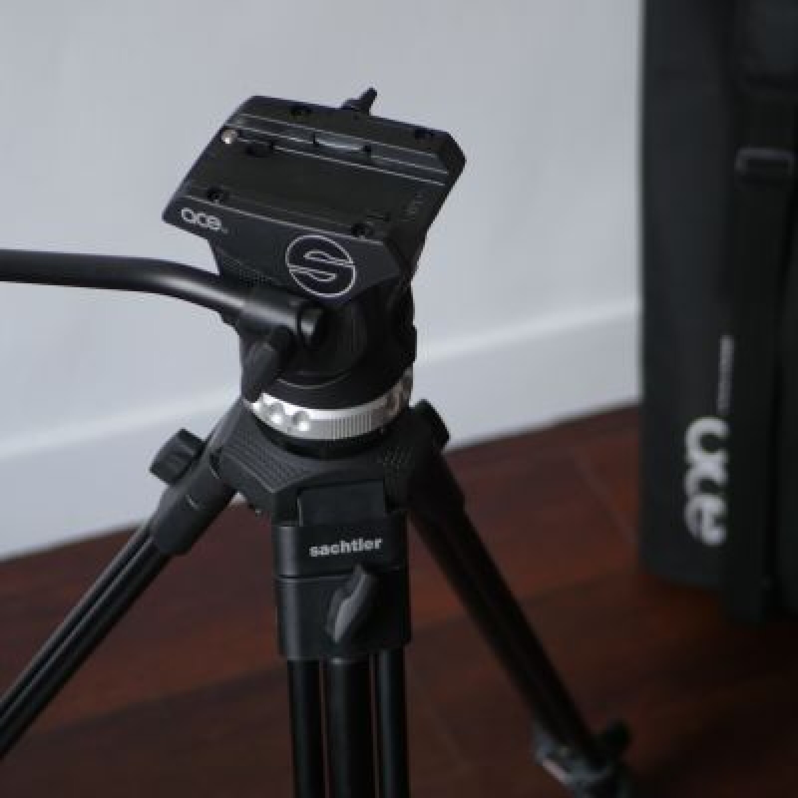 Trépied Sachtler ACE - Photo 2 sur 2