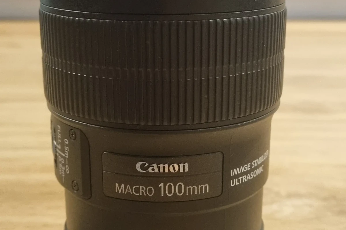 Location Canon EF 100mm f/2.8L Macro IS USM - Lightyshare