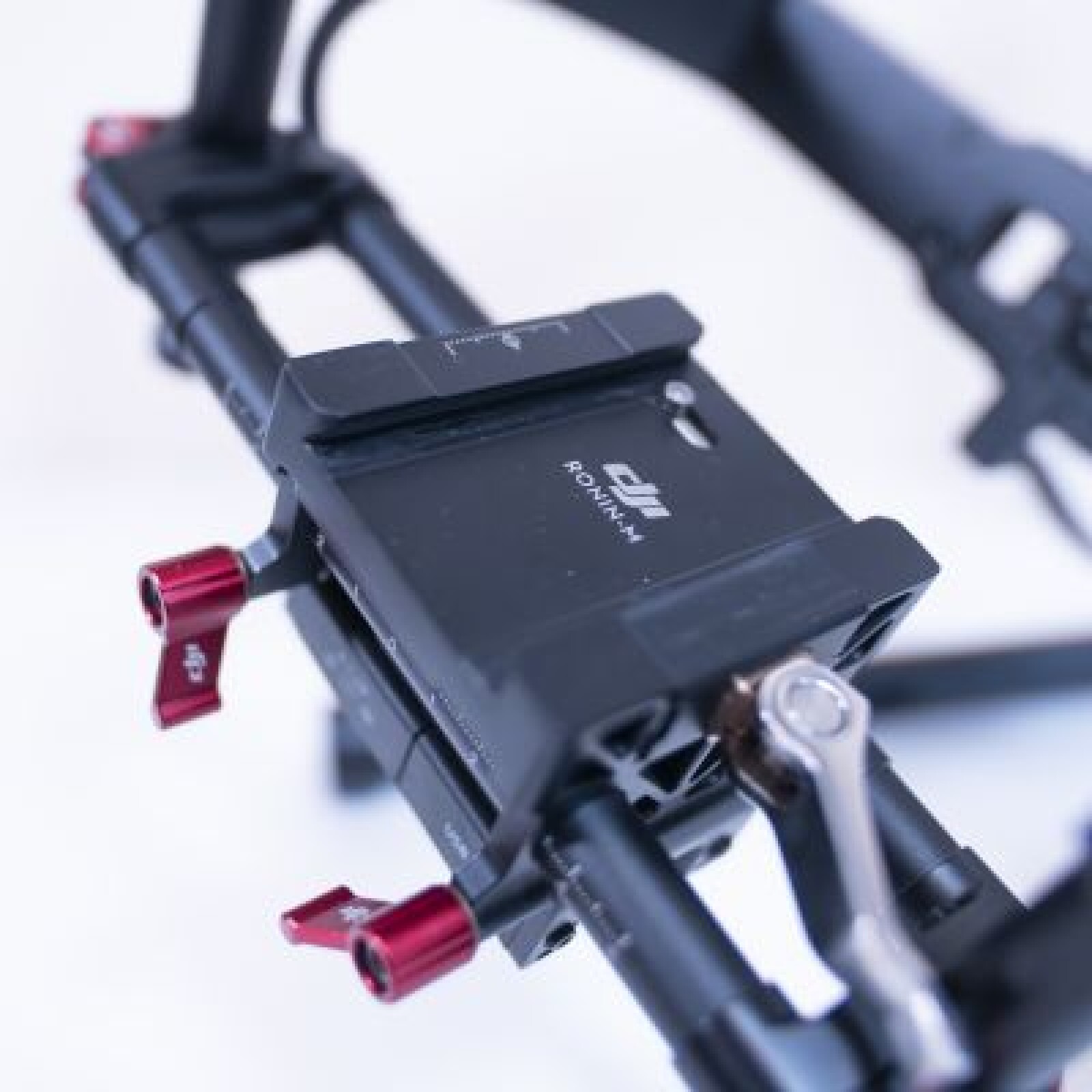 DJI Ronin M avec valise de transport - Photo 2 sur 4
