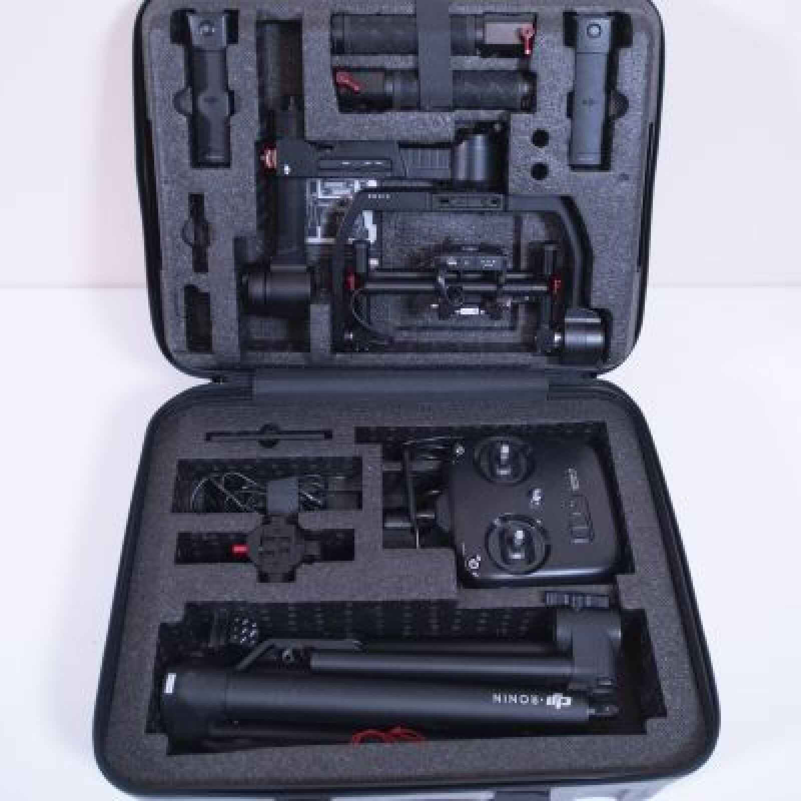 DJI Ronin M avec valise de transport - Photo 3 sur 4