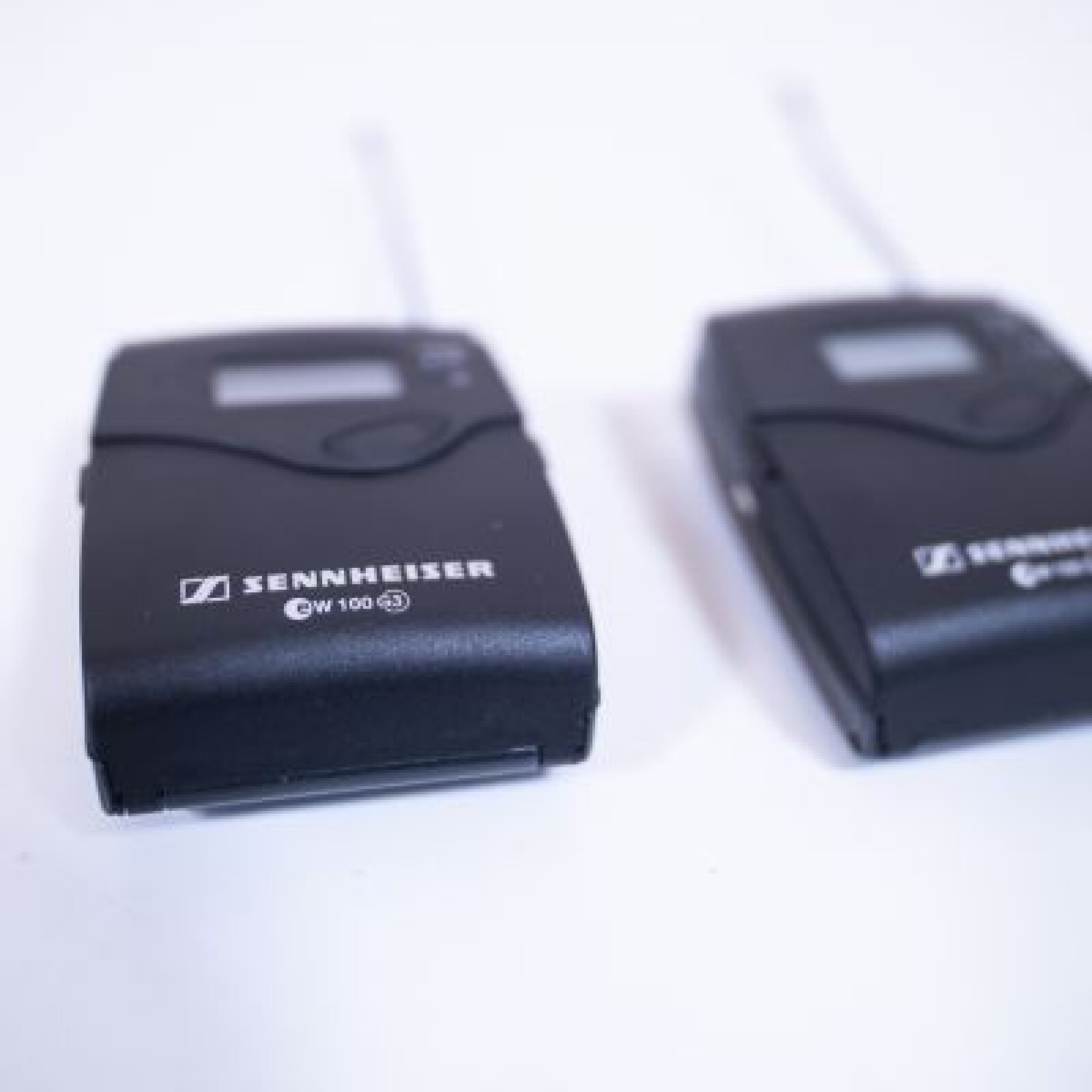 Micro cravate HF Sennheiser - Photo 2 sur 3