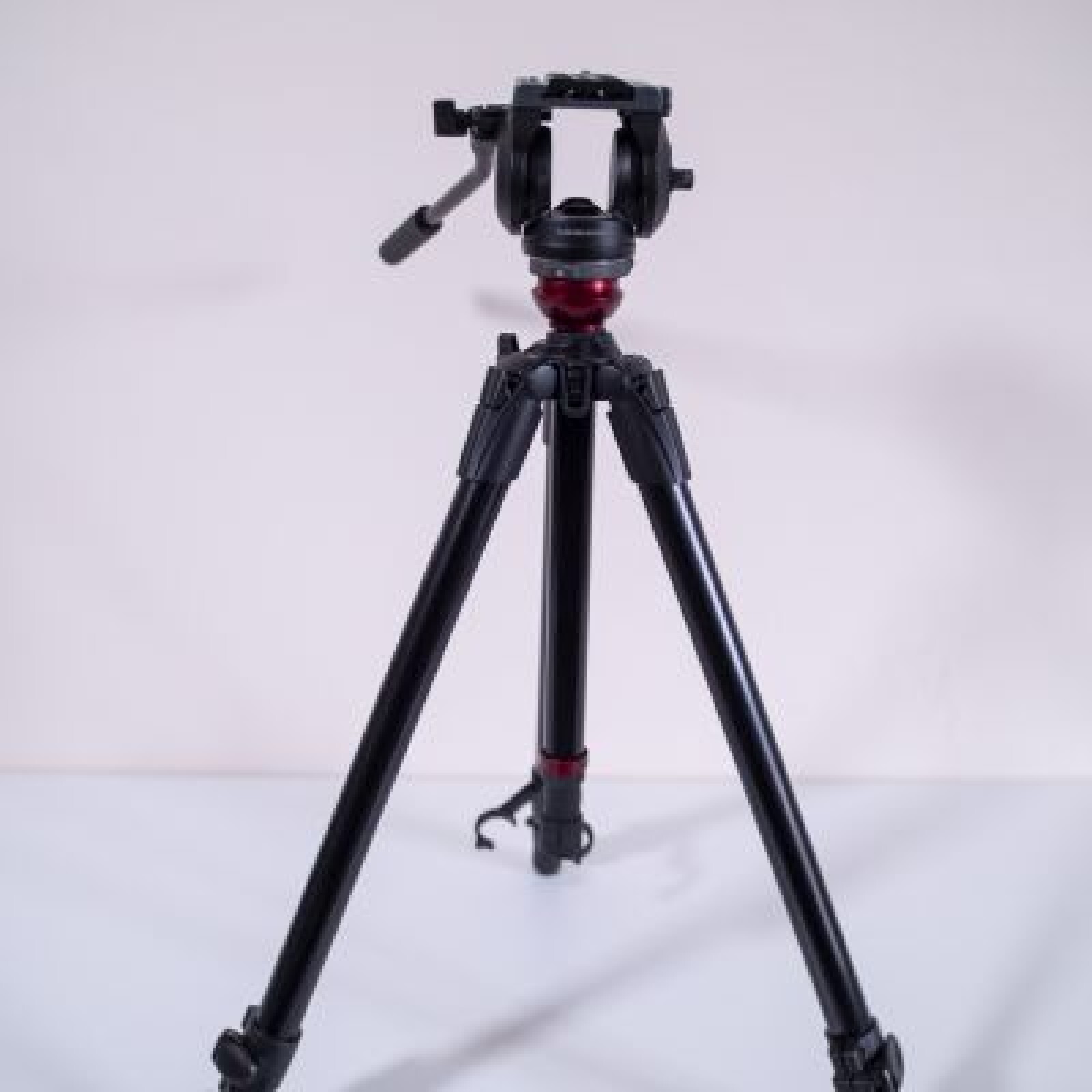 Trépied Manfrotto 755XB avec tête fluide MVH55AH - Photo 3 sur 3
