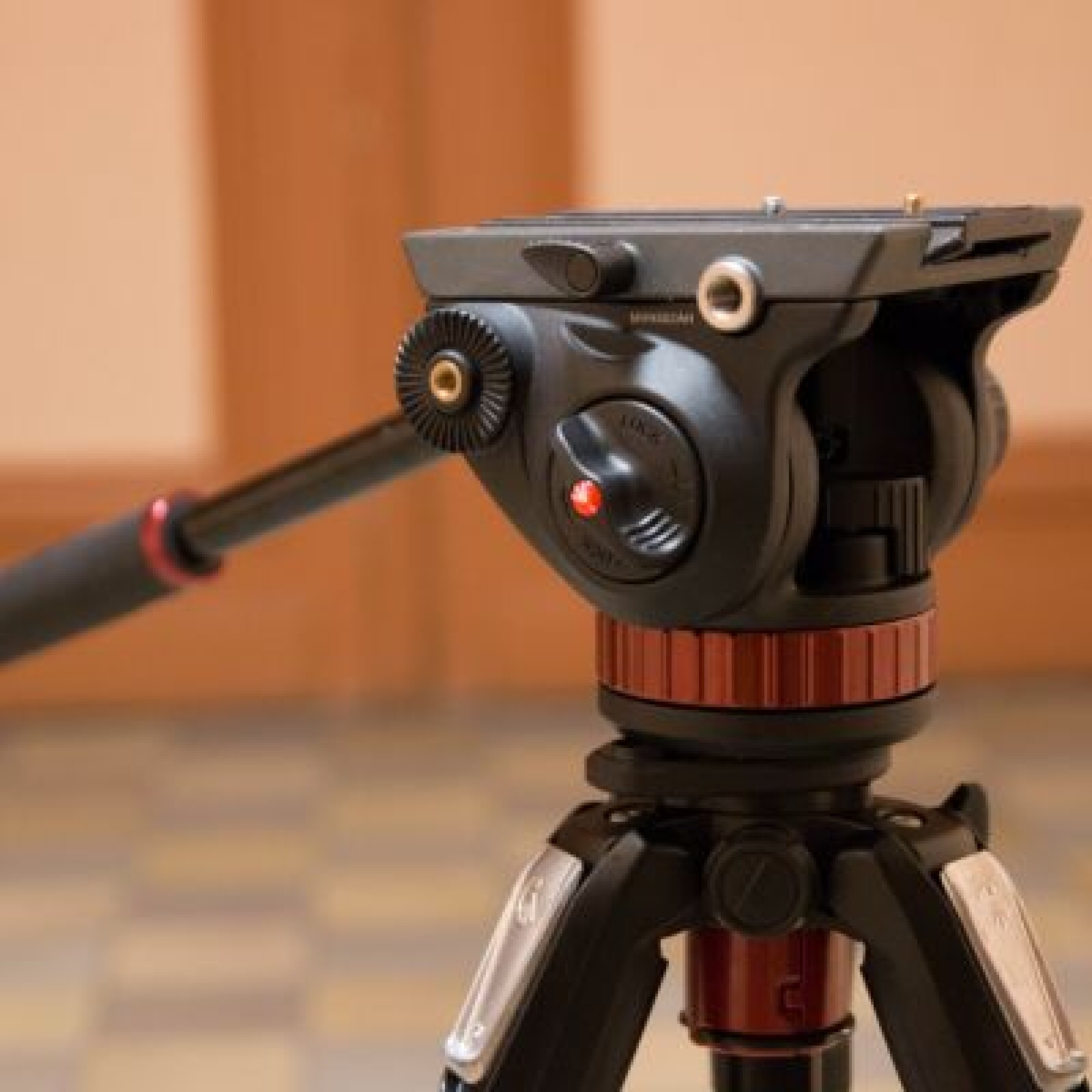 Trépied photo/vidéo Manfrotto avec tête fluide - Photo 2 sur 5