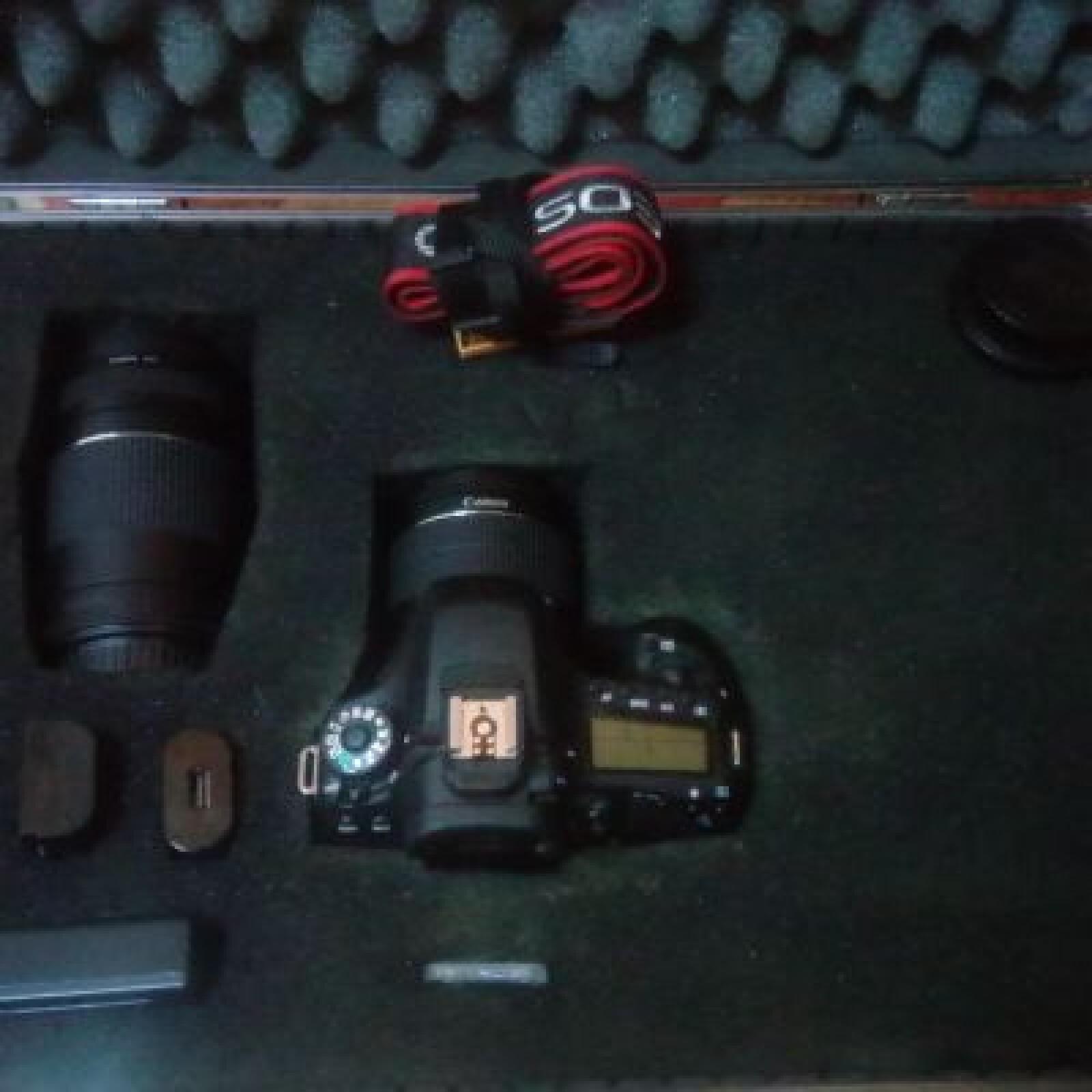 Caméra appareil photo DSLR Canon EOS 80D avec 3 objectif - Photo 1 sur 1