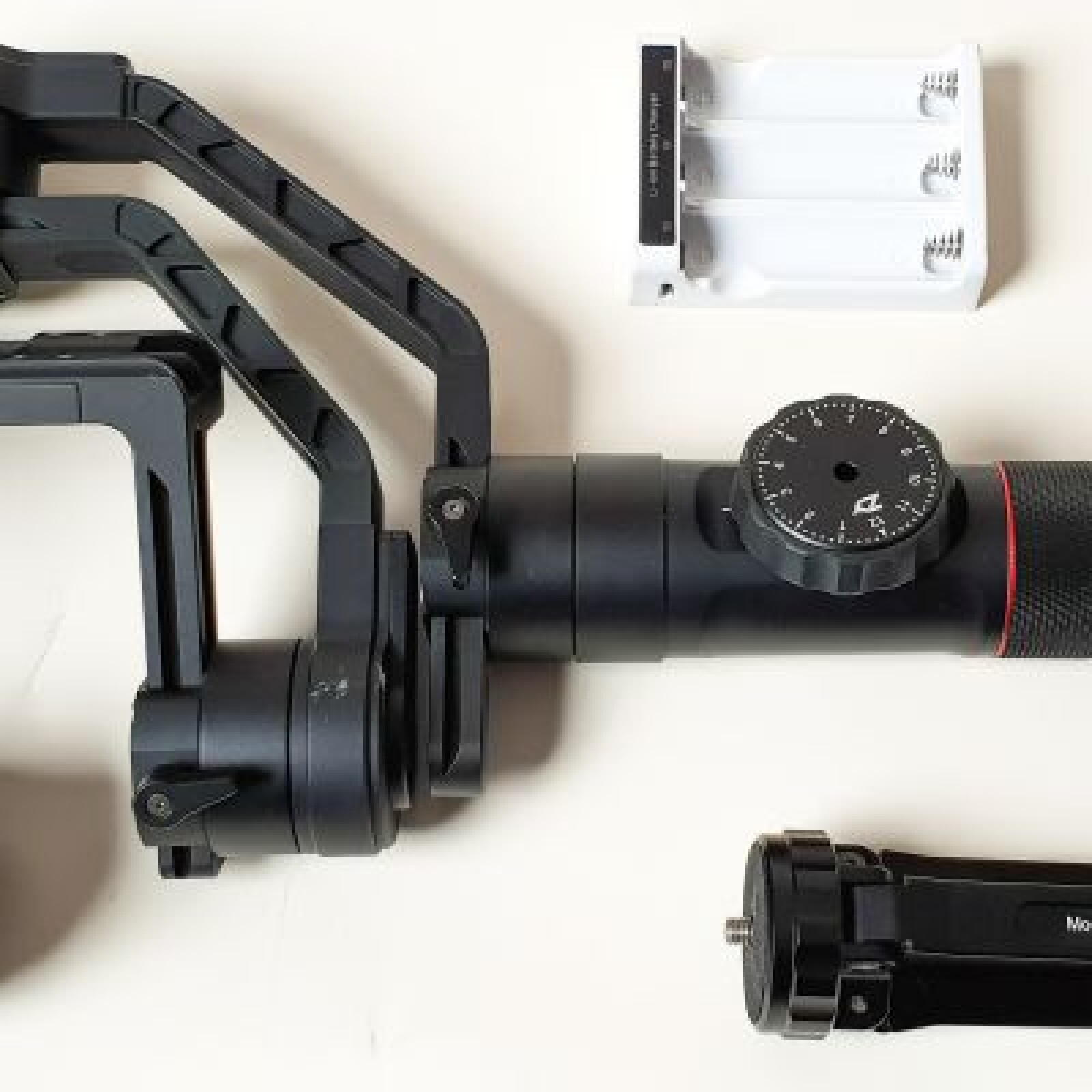 Zhiyun Crane 2 + Guidon Double à Main + Télécomande + Rallonge 1DX - Photo 1 sur 5