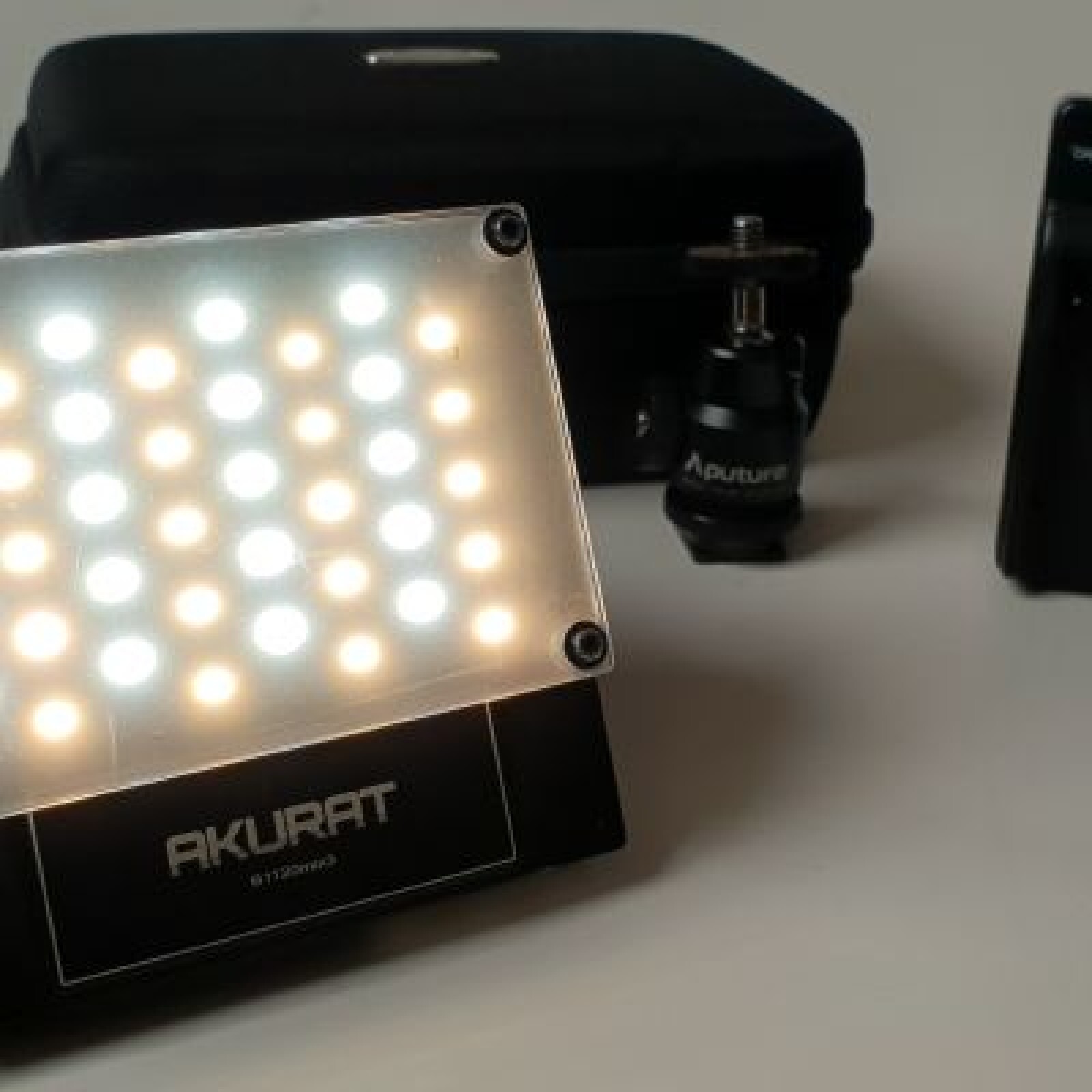 Puissante Torche Led - Akurat B1120 MIX3 - Photo 1 sur 4