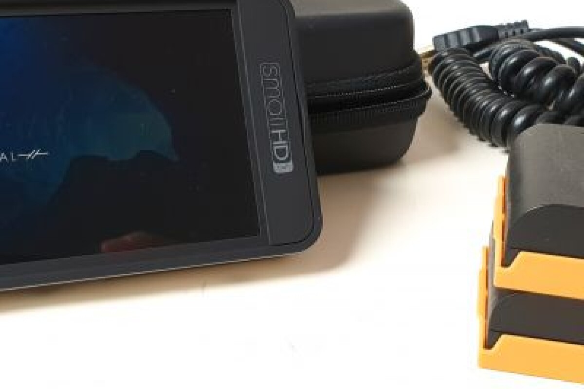 Location Moniteur Small HD 501 + 4 Batteries - Lightyshare