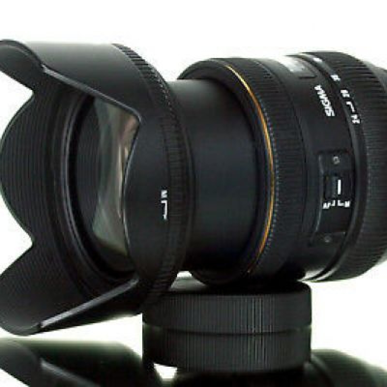 Objectif Sigma 24-70mm f/2.8 IF EX DG HSM Monture Canon - Photo 1 sur 2