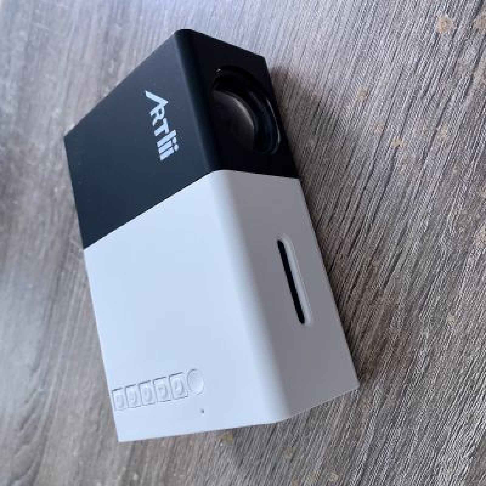 Mini projecteur Artlii - Photo 1 sur 1