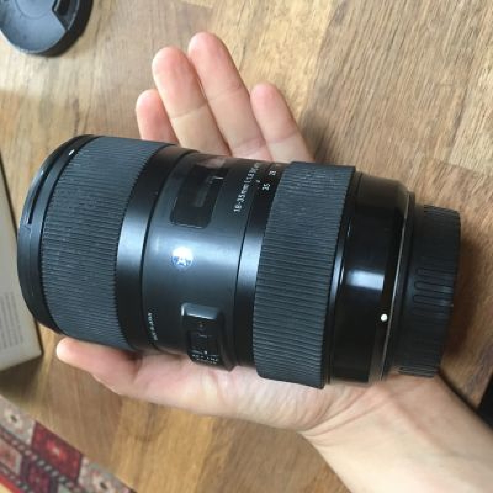 SIGMA 18-35 mm f/1.8 DC HSM Art Canon + Filtre ND Variable HOYA - Photo 3 sur 4