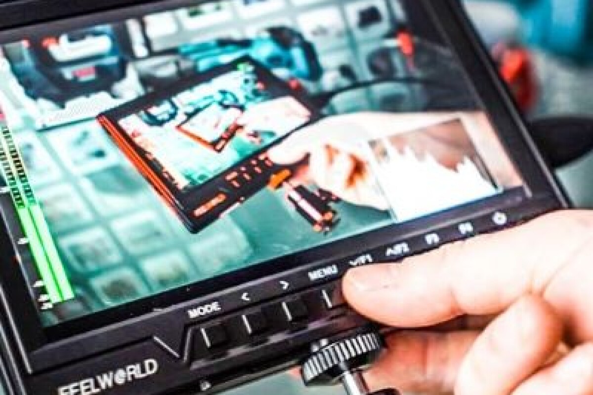 Location MONITEUR FEELWORLD 4K BATTERIE ET SACOCHE - Lightyshare