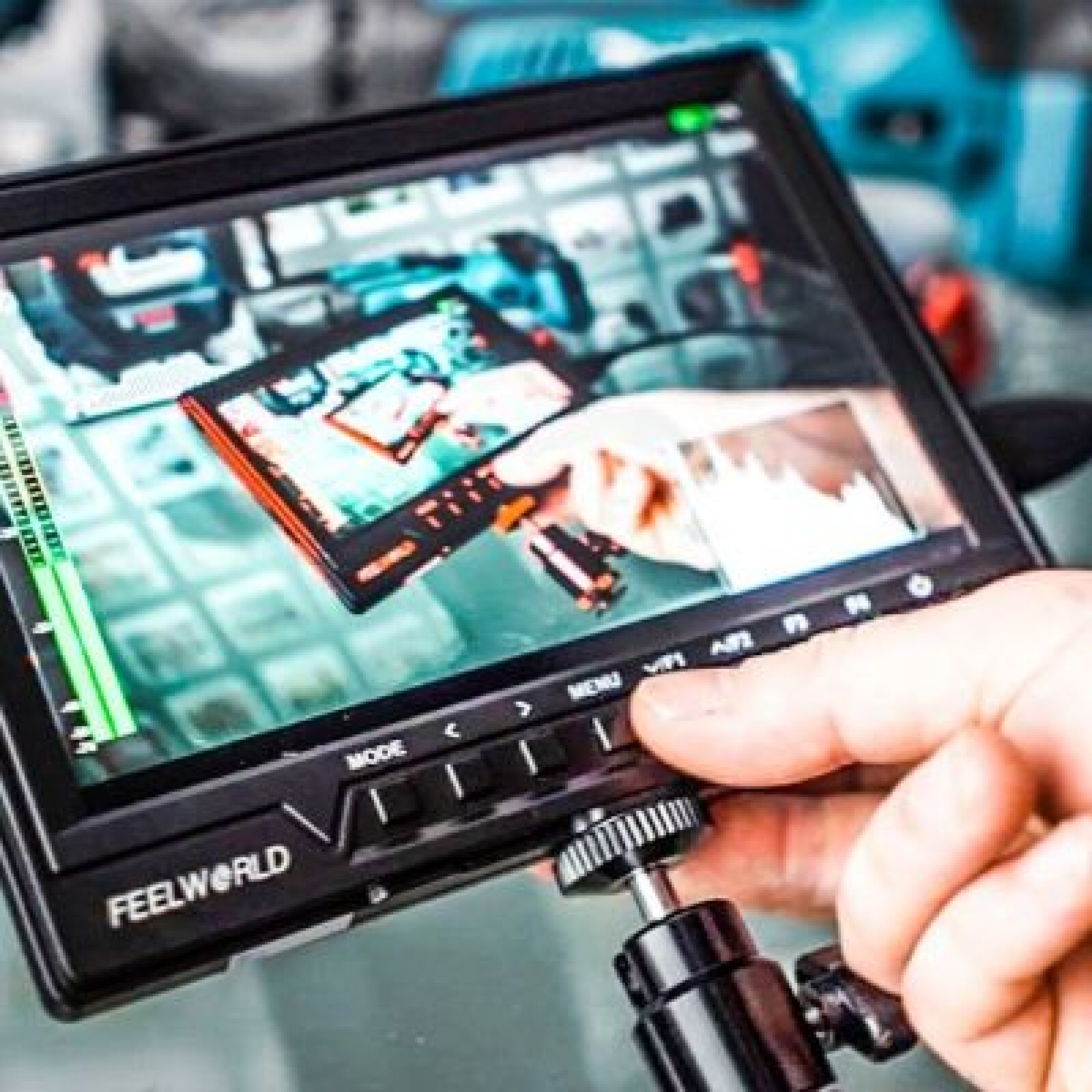 MONITEUR FEELWORLD 4K BATTERIE ET SACOCHE - Photo 1 sur 1