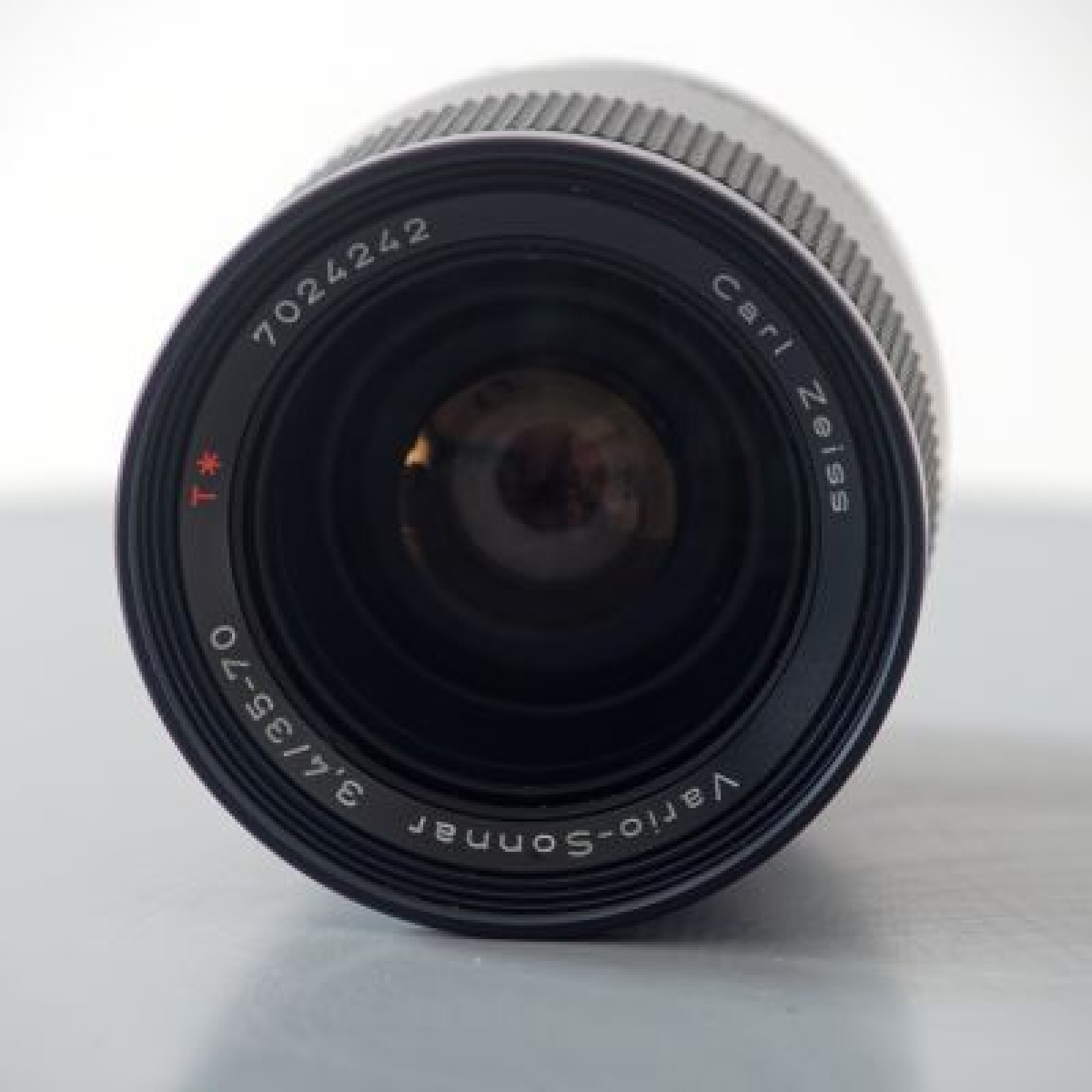 Carl Zeiss Vario-Sonnar T* 35-70mm f3.4 (monture Contax/Yashica) - Photo 2 sur 2