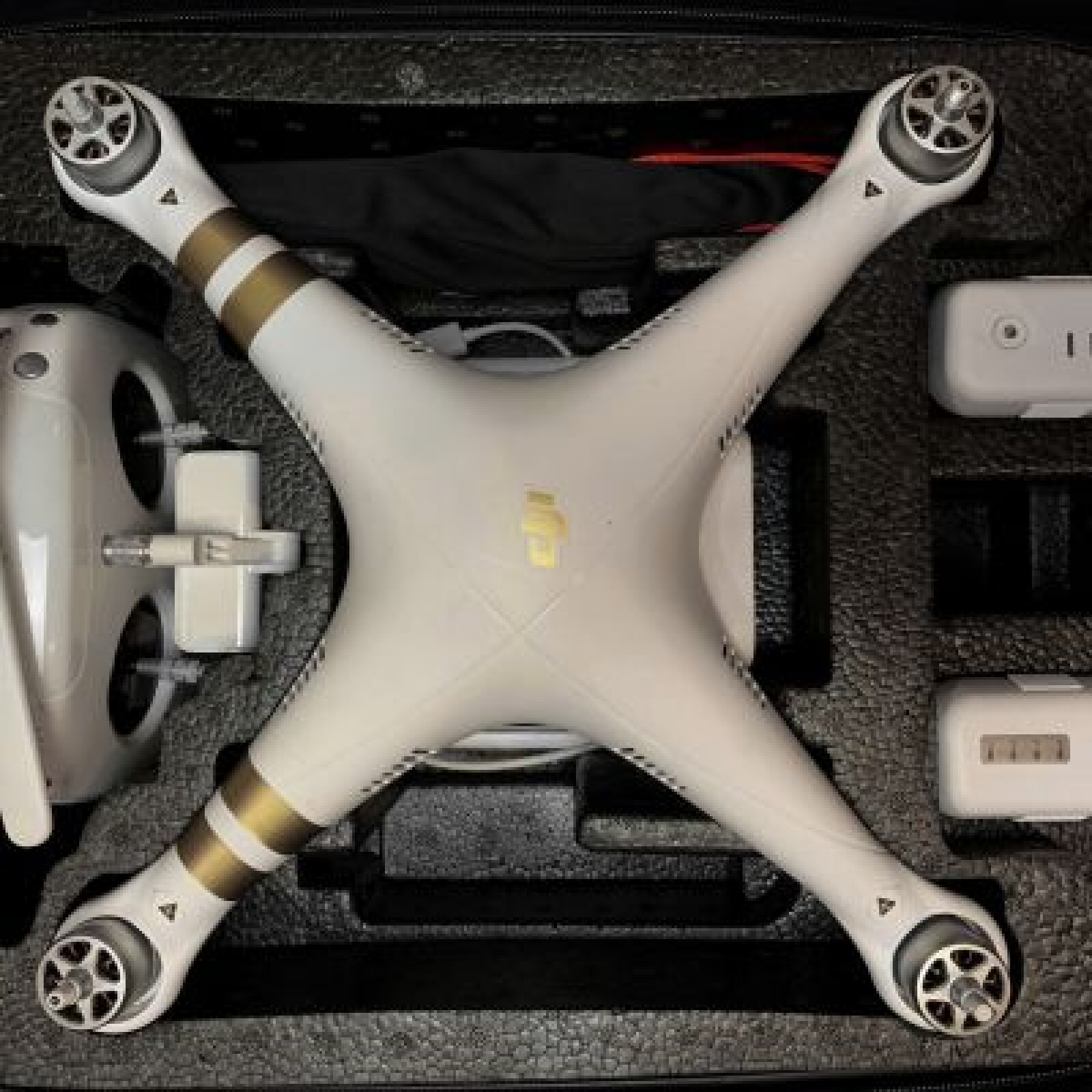 Dji Phantom 3 pro 4k - Photo 1 sur 1